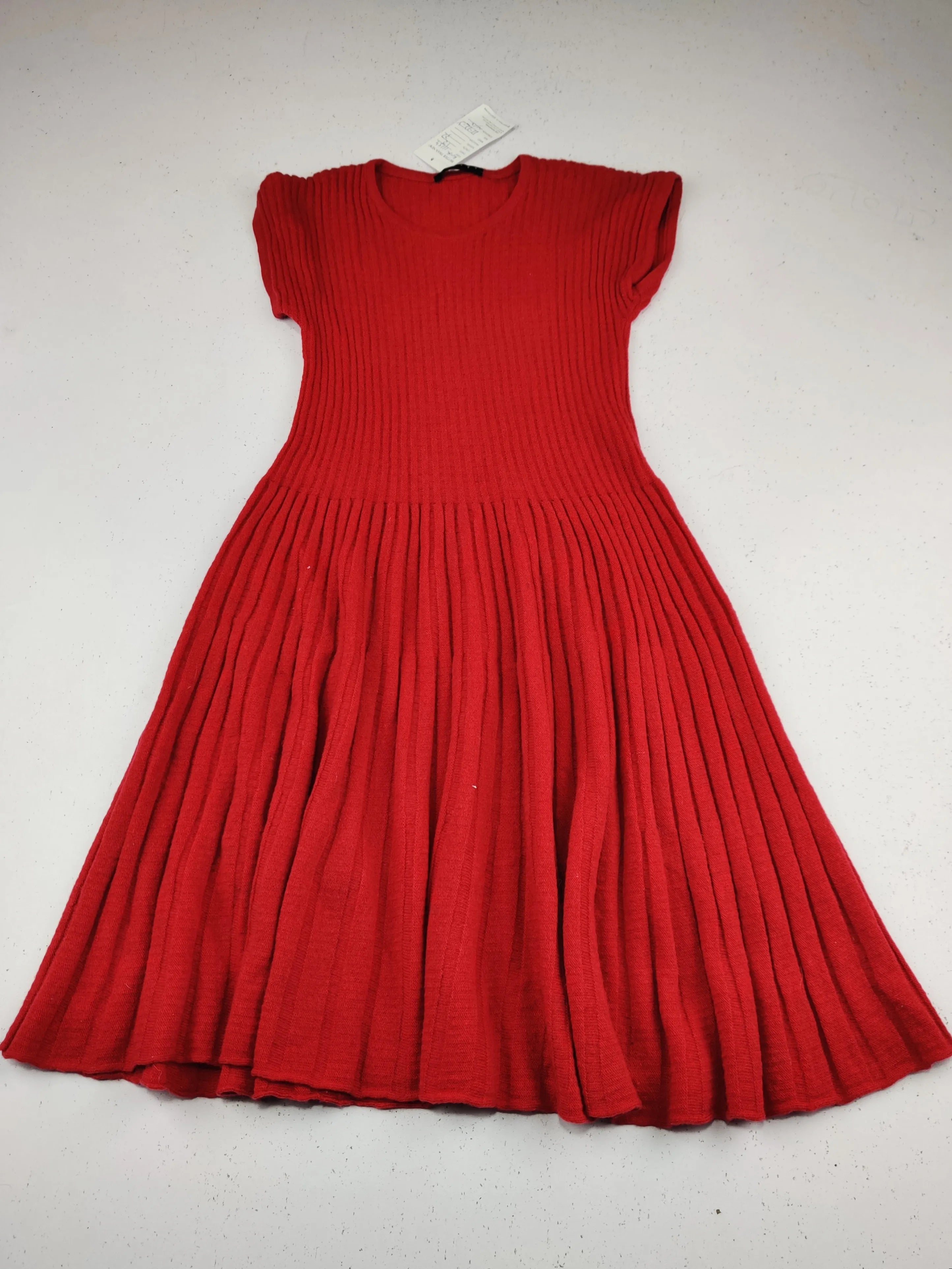 Buy online pre-used pre-loved 100% authentic & Original branded Sisley (KWG-11134) available in Pakistan. Top international brands avilable.