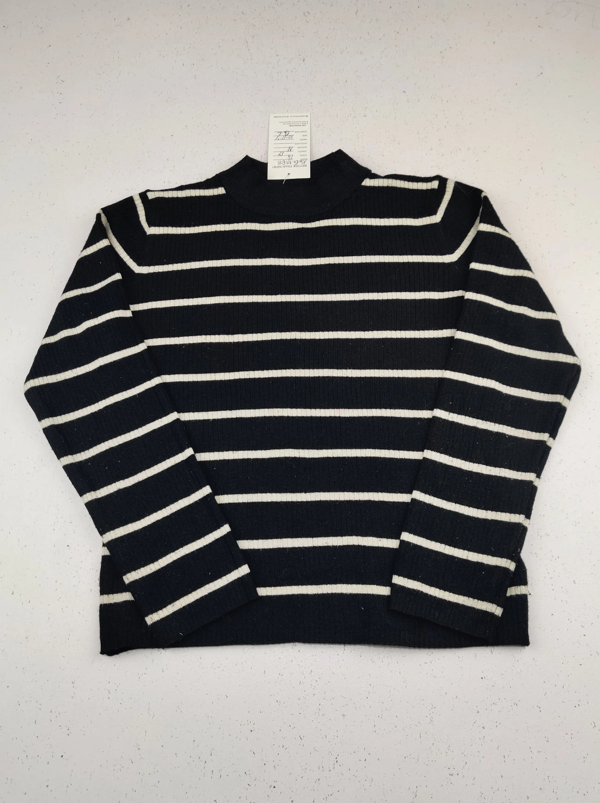 Buy online pre-used pre-loved 100% authentic & Original branded F&F (KWG-11188) available in Pakistan. Top international brands avilable.
