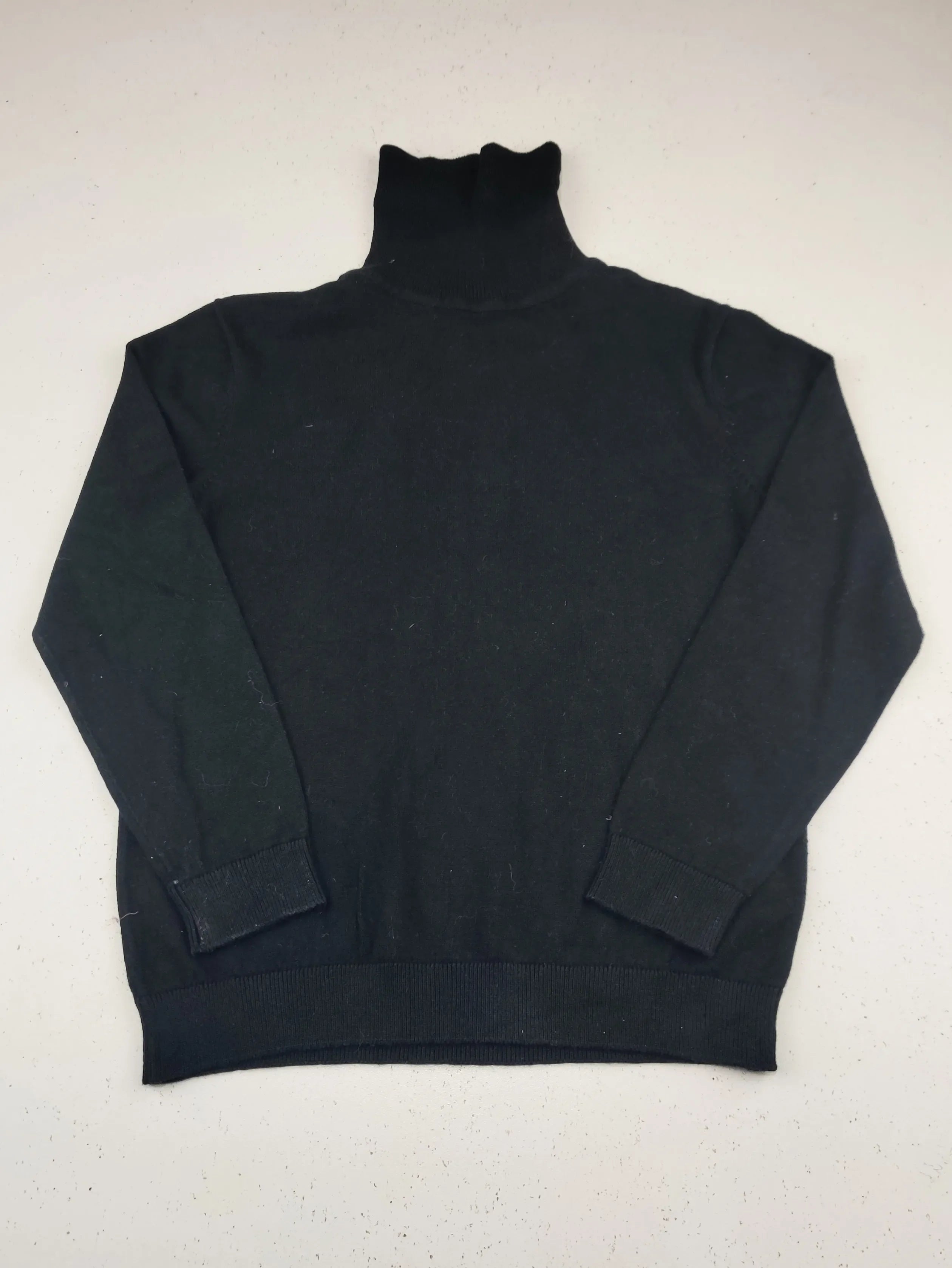 Buy online pre-used pre-loved 100% authentic & Original branded Zara (KWG-11193) available in Pakistan. Top international brands avilable.