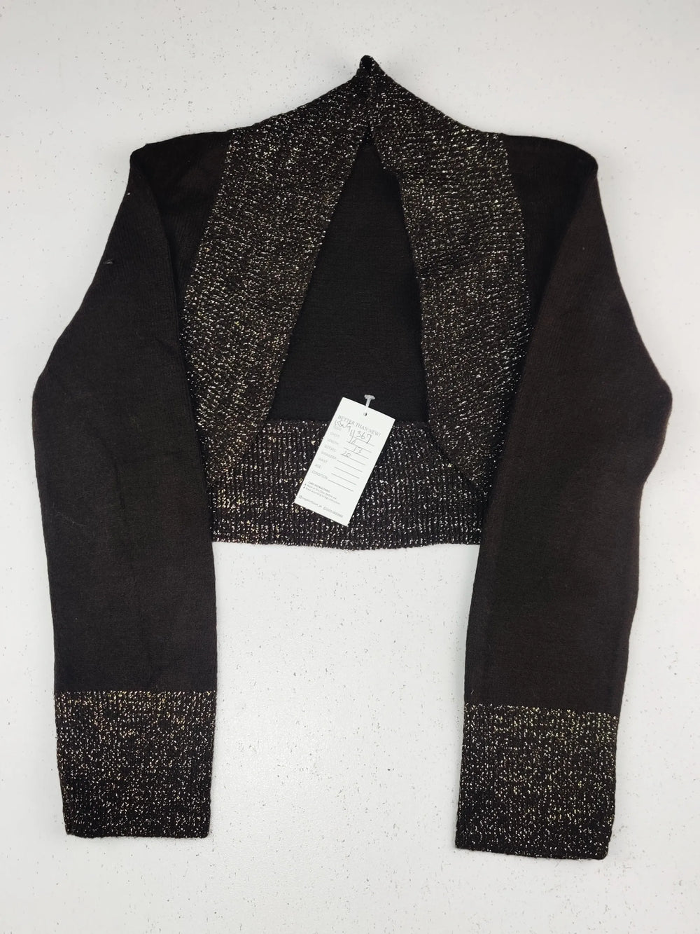 Buy online pre-used pre-loved 100% authentic & Original branded Unknown Brand (KWG-11367) available in Pakistan. Top international brands avilable.