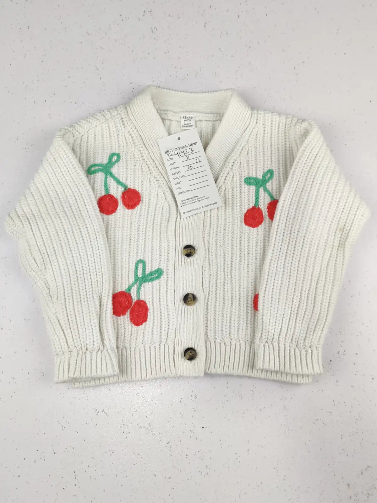 Buy online pre-used pre-loved 100% authentic & Original branded Marks & Spencer (KWG-11423) available in Pakistan. Top international brands avilable.