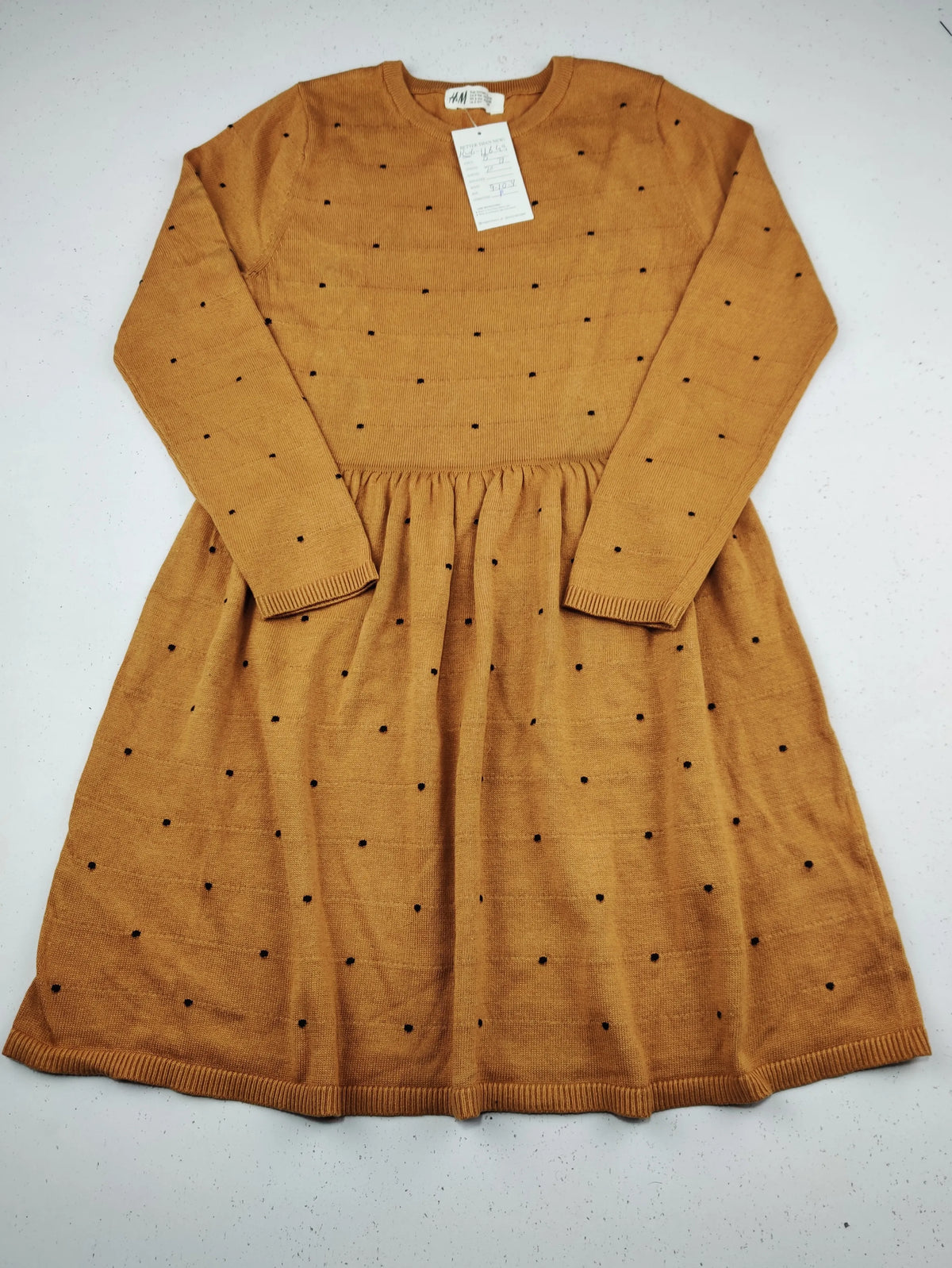Buy online pre-used pre-loved 100% authentic & Original branded H&M (KWG-11649) available in Pakistan. Top international brands avilable.
