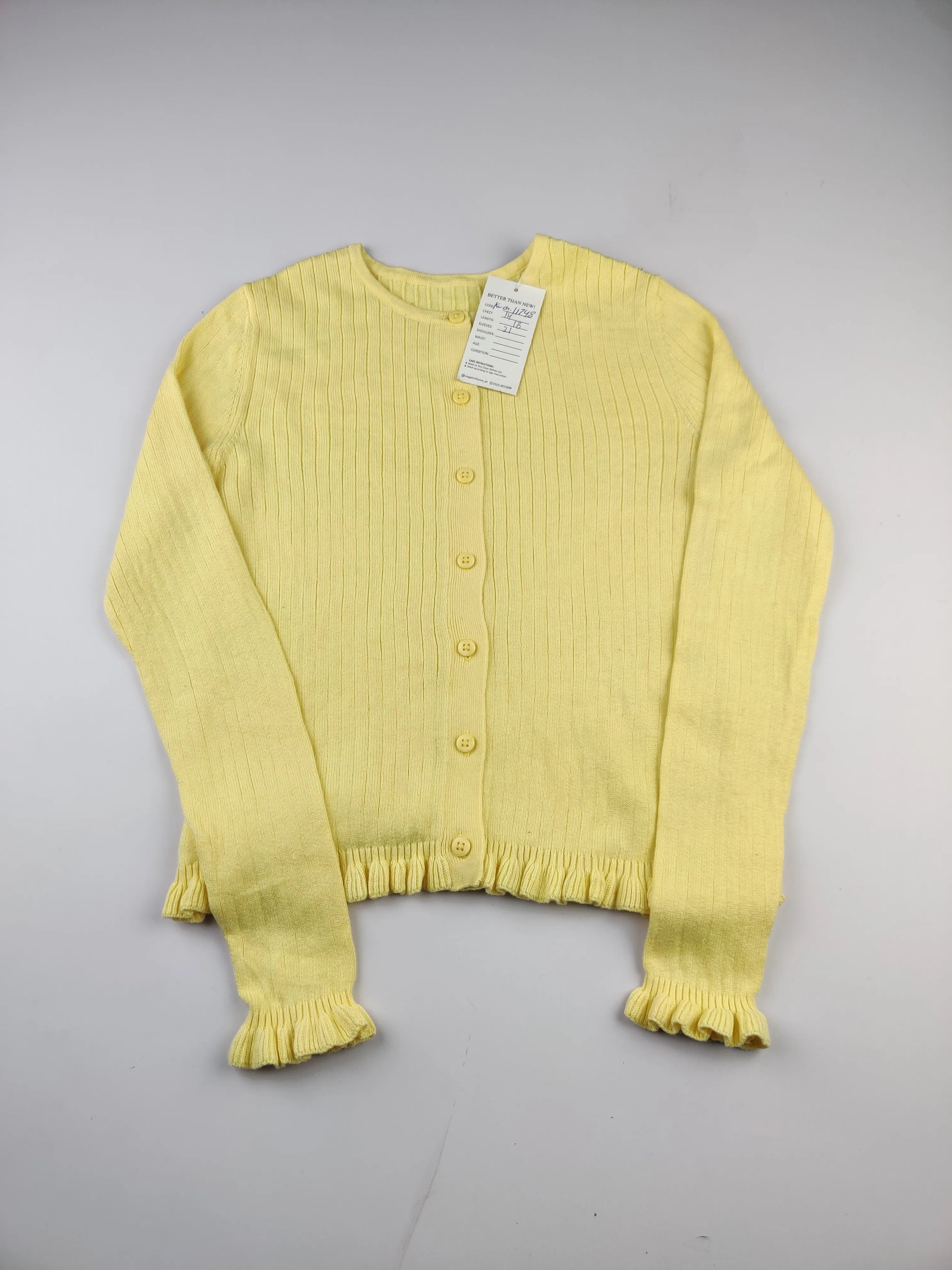 Buy online pre-used pre-loved 100% authentic & Original branded Unknown Brand (KWG-11748) available in Pakistan. Top international brands avilable.