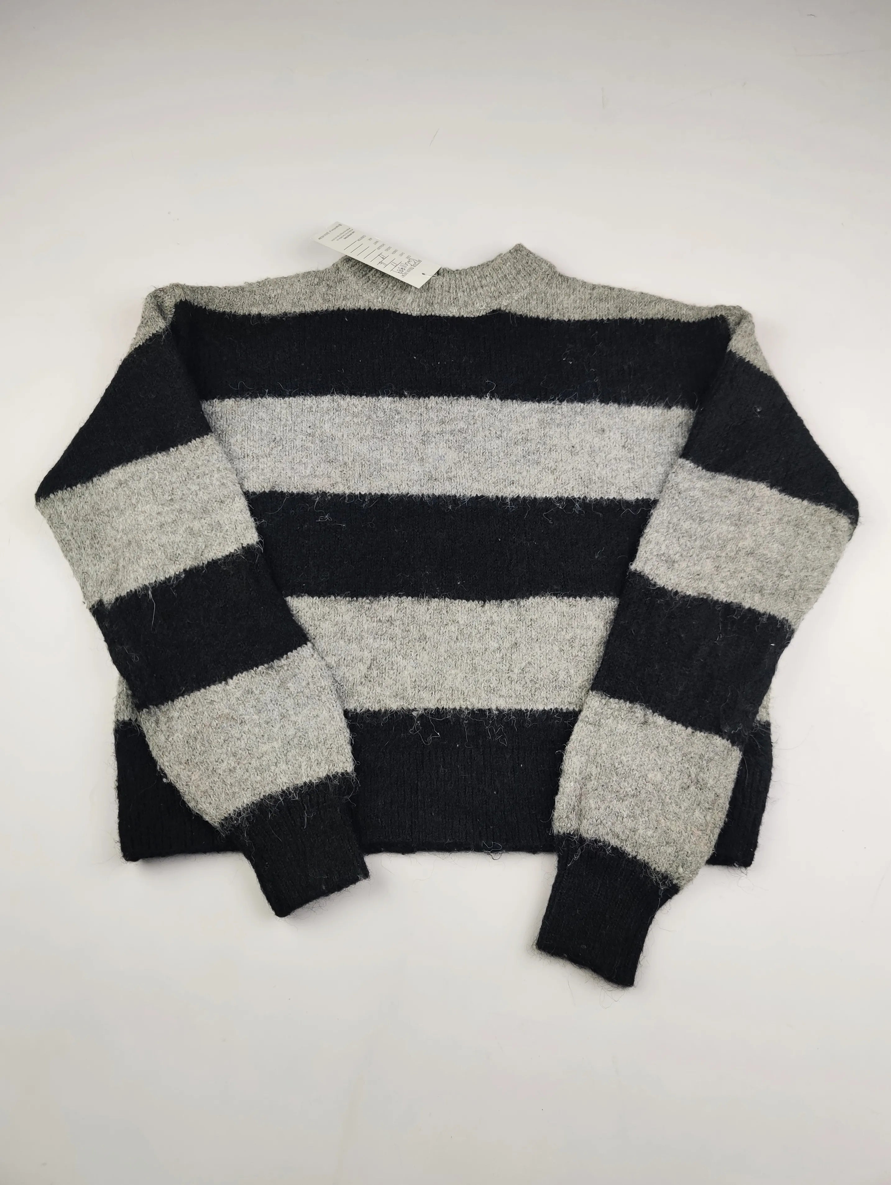Buy online pre-used pre-loved 100% authentic & Original branded Primark (KWG-11999) available in Pakistan. Top international brands avilable.
