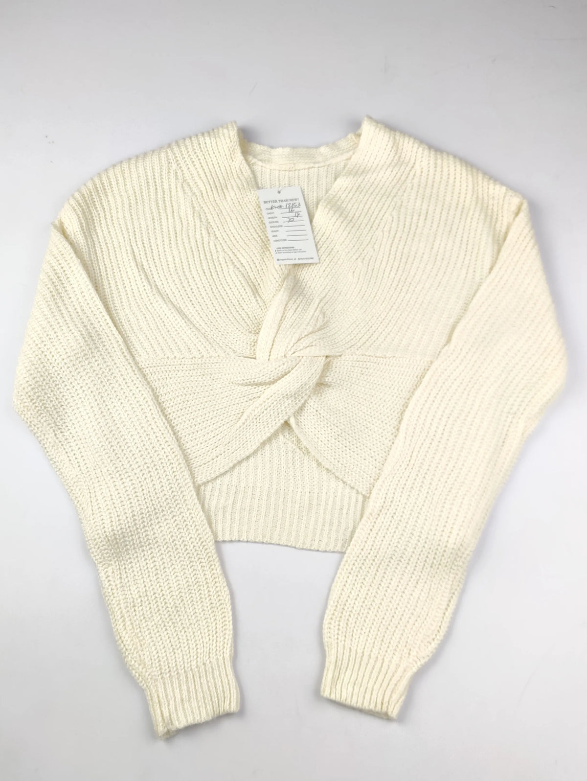 Buy online pre-used pre-loved 100% authentic & Original branded Unknown Brand (KWG-12153) available in Pakistan. Top international brands avilable.