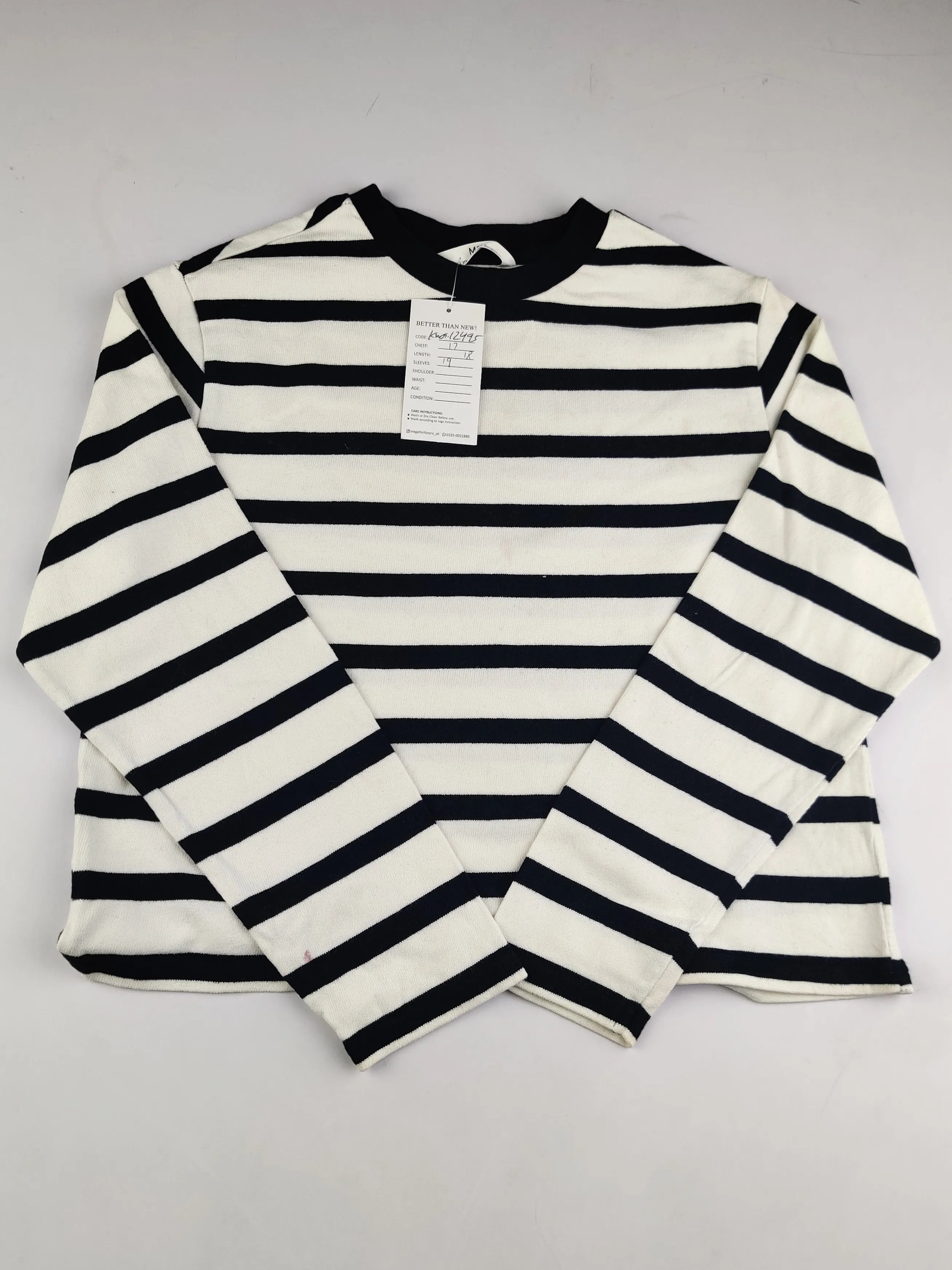 Buy online pre-used pre-loved 100% authentic & Original branded Marks & Spencer (KWG-12495) available in Pakistan. Top international brands avilable.