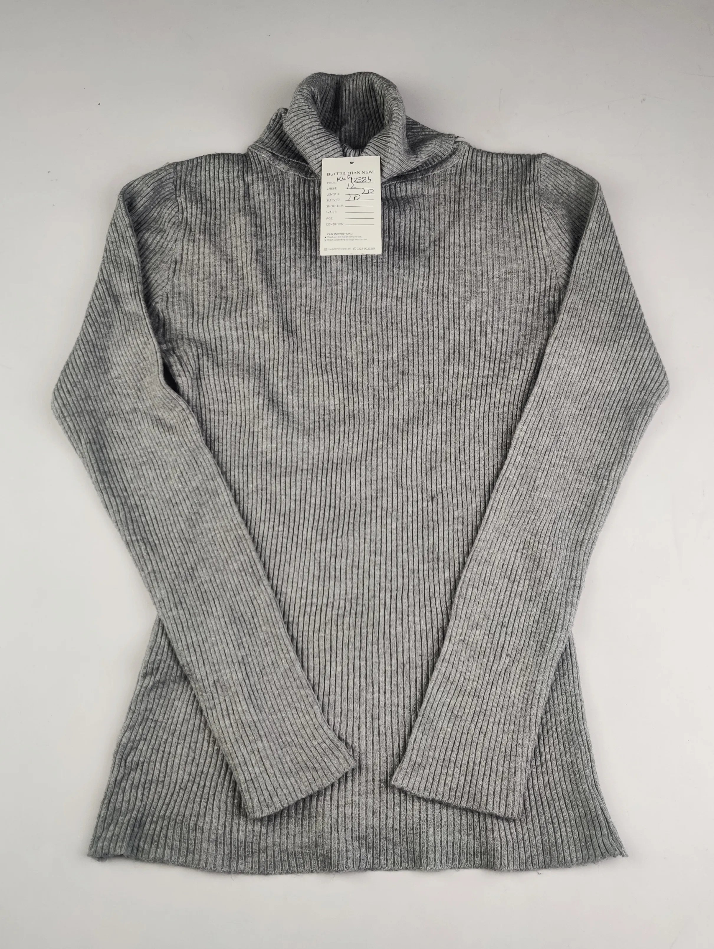 Buy online pre-used pre-loved 100% authentic & Original branded Unknown Brand (KWG-12584) available in Pakistan. Top international brands avilable.