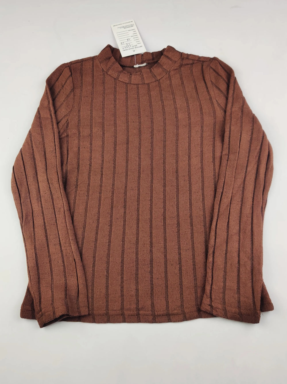 Buy online pre-used pre-loved 100% authentic & Original branded Unknown Brand (KWG-12640) available in Pakistan. Top international brands avilable.