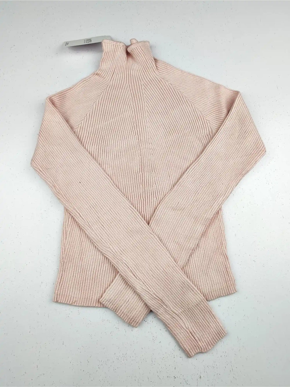 Buy online pre-used pre-loved 100% authentic & Original branded Unknown Brand (KWG-2675) available in Pakistan. Top international brands avilable.