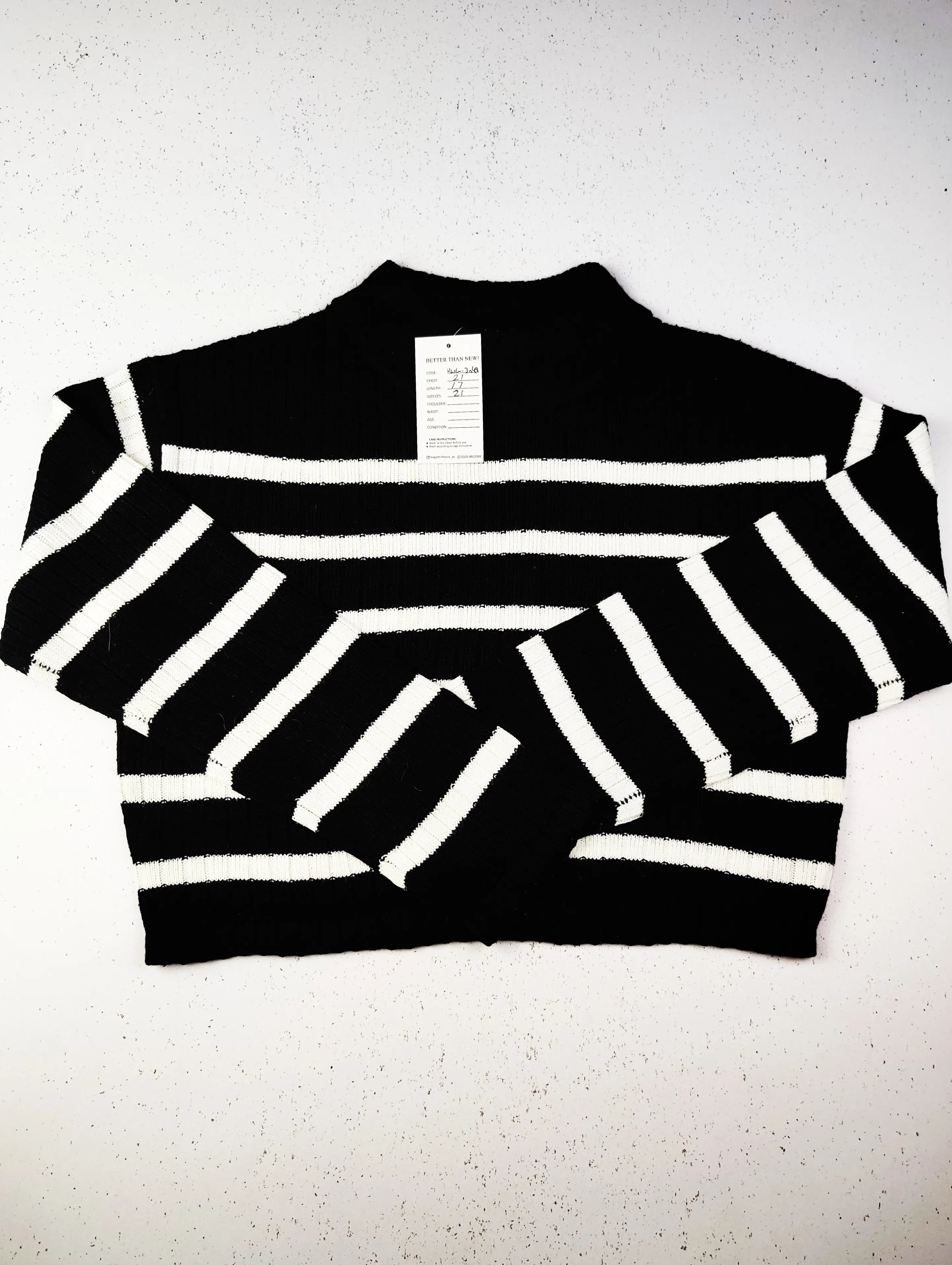 Buy online pre-used pre-loved 100% authentic & Original branded H&M (KWG-3049) available in Pakistan. Top international brands avilable.