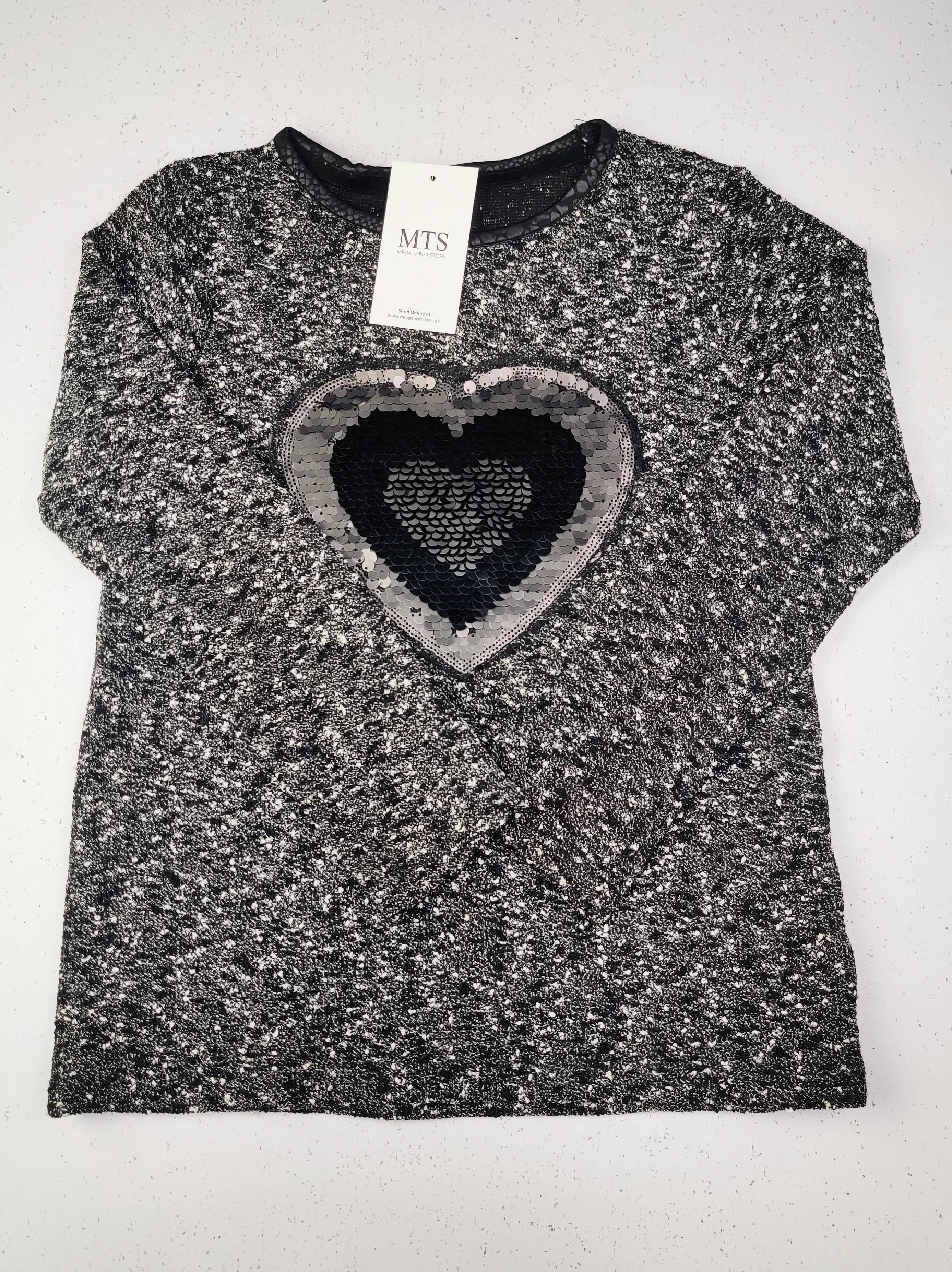 Buy online pre-used pre-loved 100% authentic & Original branded F&F (KWG-3082) available in Pakistan. Top international brands avilable.