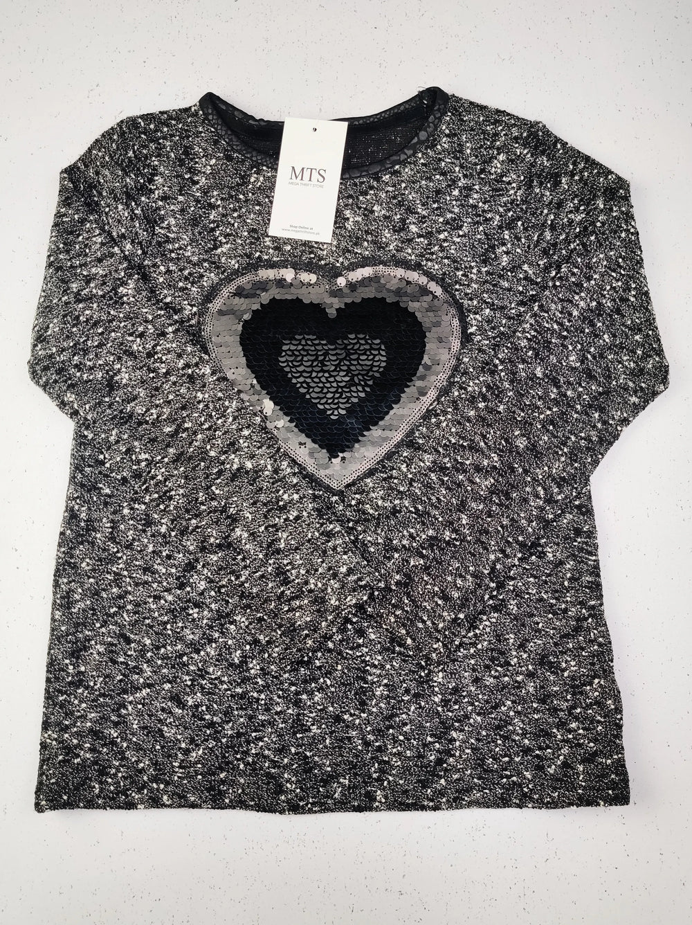 Buy online pre-used pre-loved 100% authentic & Original branded F&F (KWG-3082) available in Pakistan. Top international brands avilable.