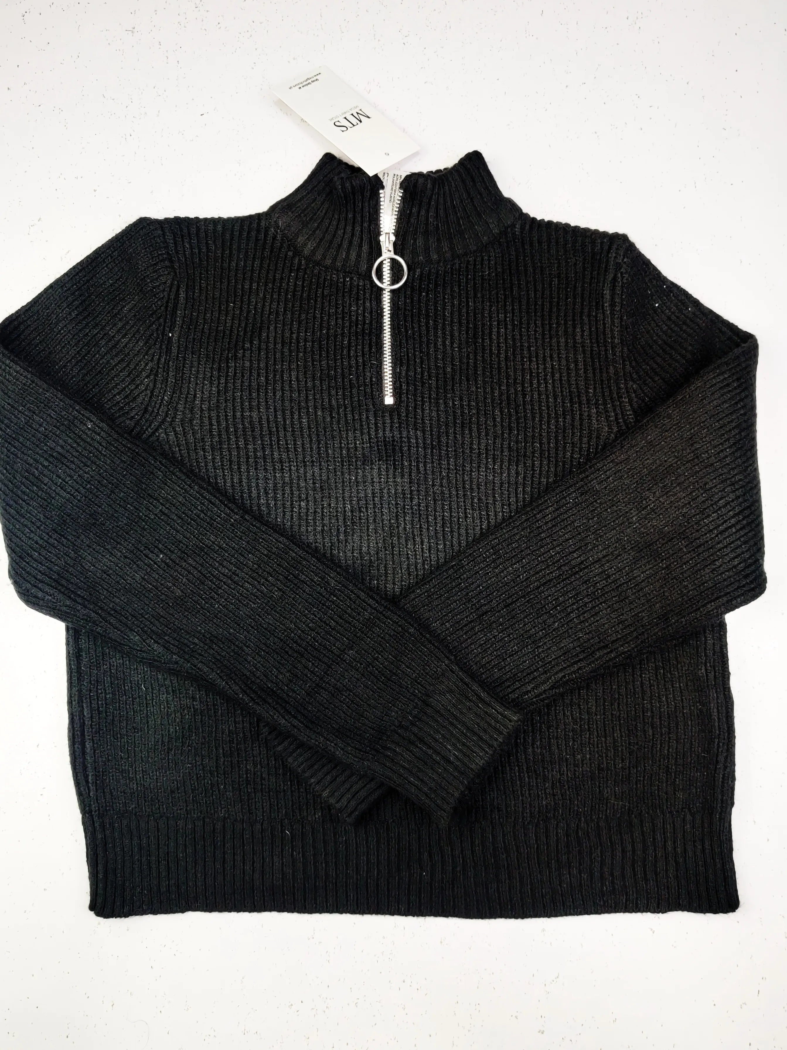 Buy online pre-used pre-loved 100% authentic & Original branded There Here (KWG-3283) available in Pakistan. Top international brands avilable.