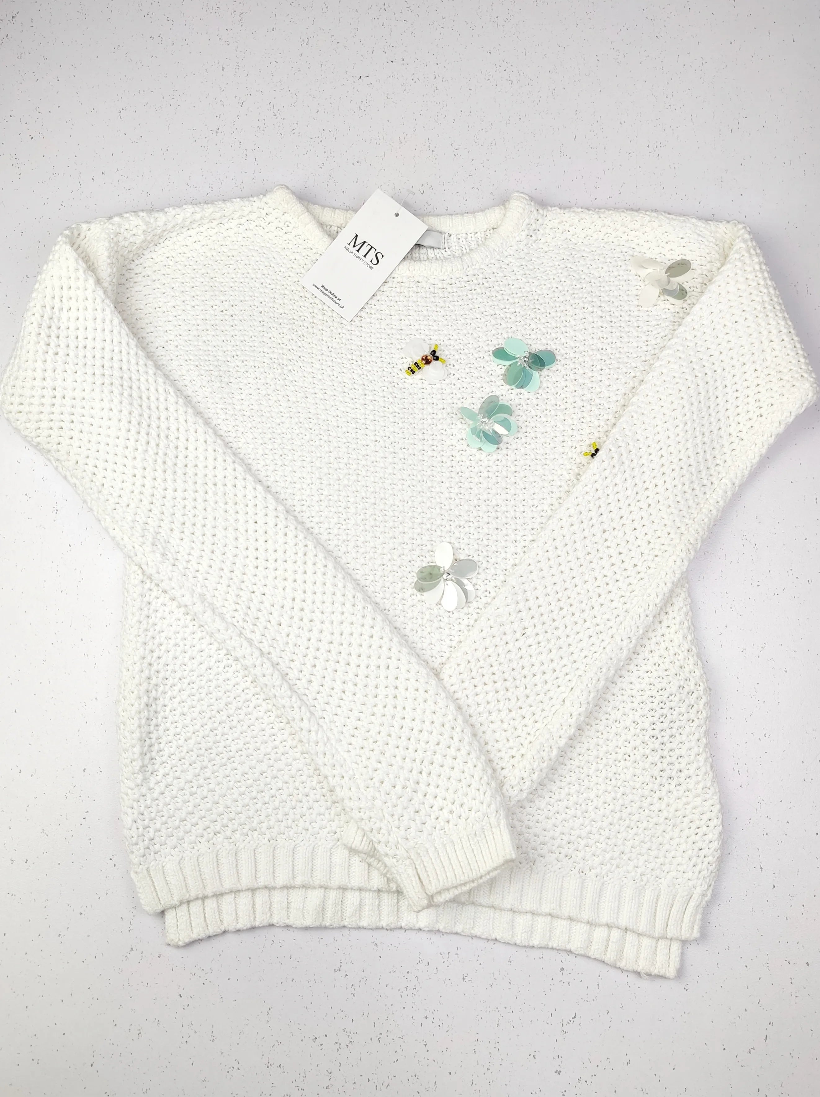 Buy online pre-used pre-loved 100% authentic & Original branded Marks & Spencer (KWG-3307) available in Pakistan. Top international brands avilable.