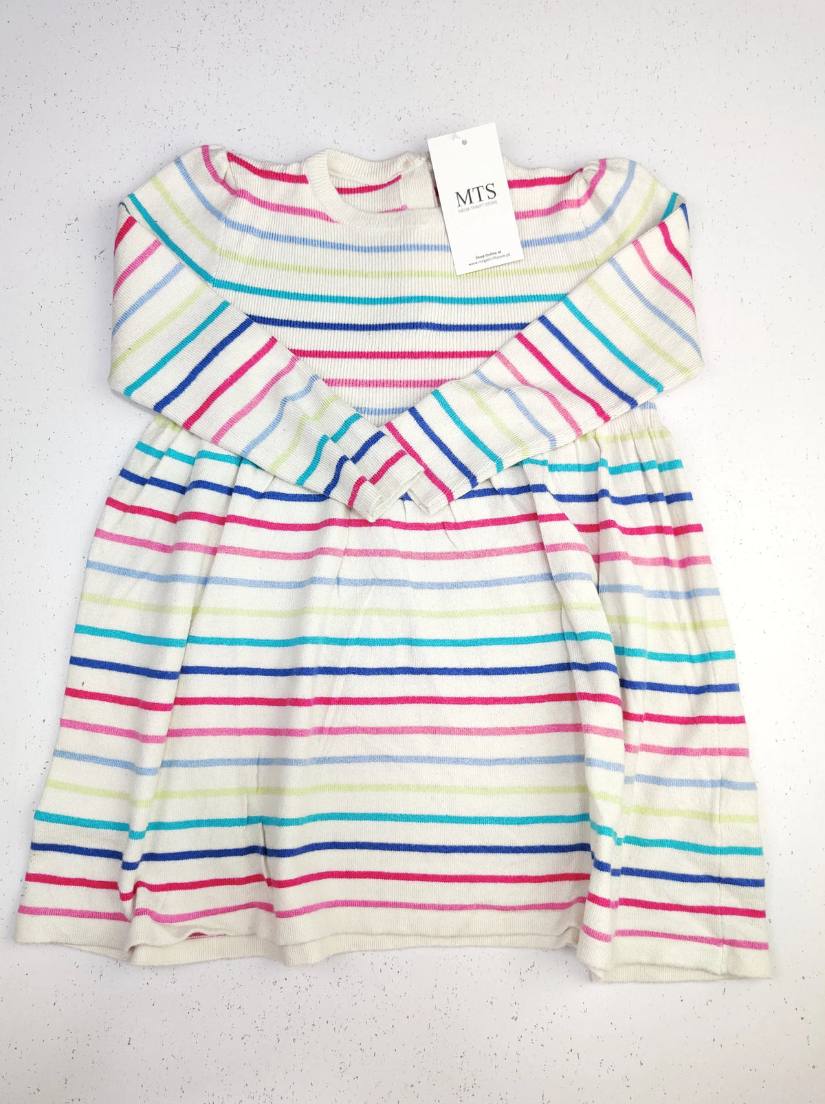 Buy online pre-used pre-loved 100% authentic & Original branded Marks & Spencer (KWG-3357) available in Pakistan. Top international brands avilable.