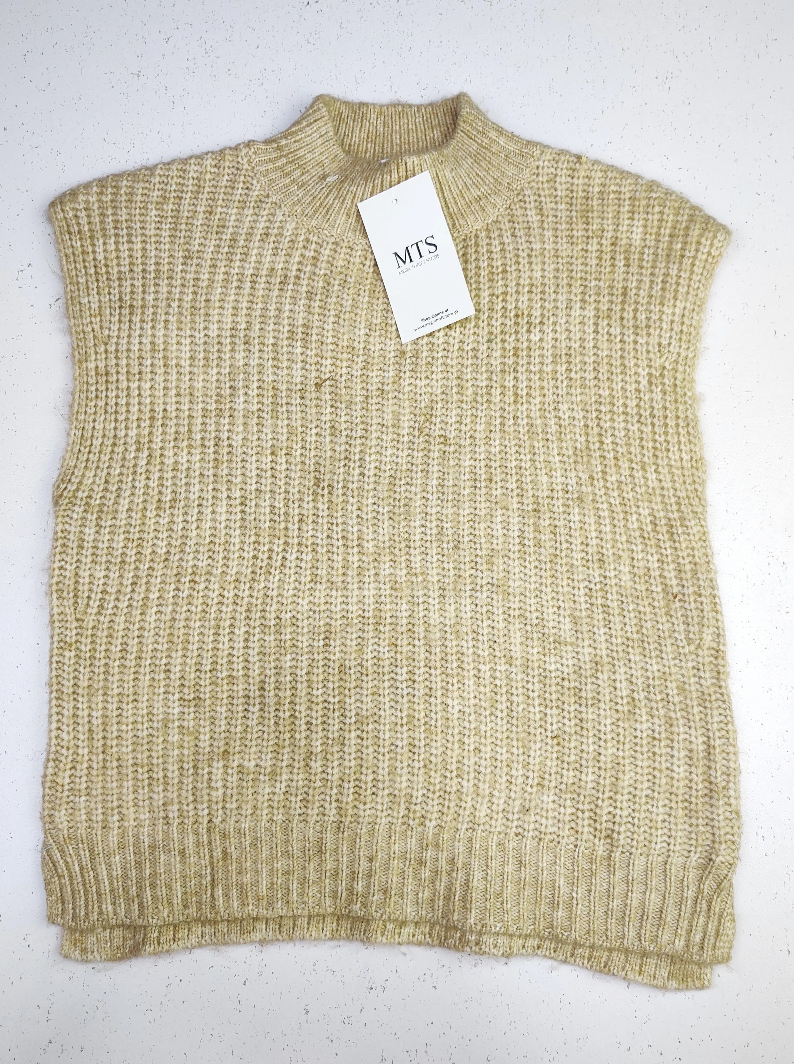 Buy online pre-used pre-loved 100% authentic & Original branded Next (KWG-3379) available in Pakistan. Top international brands avilable.