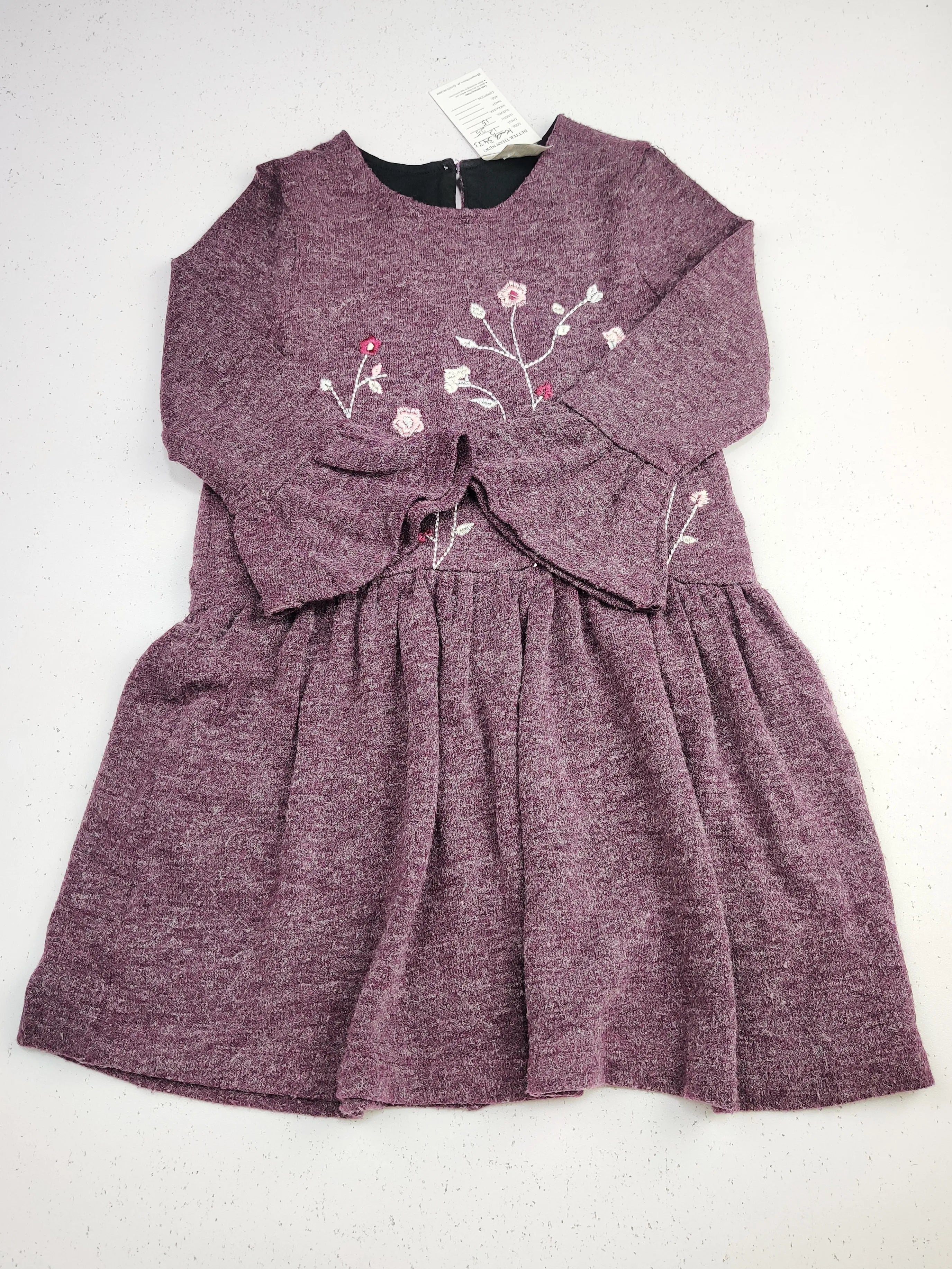 Buy online pre-used pre-loved 100% authentic & Original branded Dunnes Stores (KWG-3433) available in Pakistan. Top international brands avilable.
