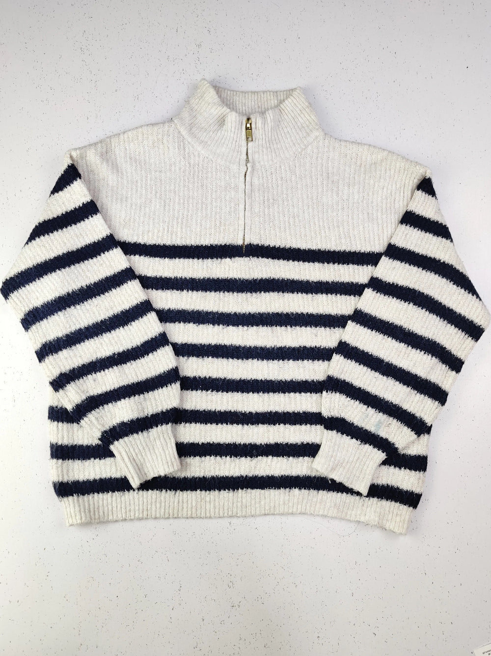 Buy online pre-used pre-loved 100% authentic & Original branded F&F (KWG-3532) available in Pakistan. Top international brands avilable.