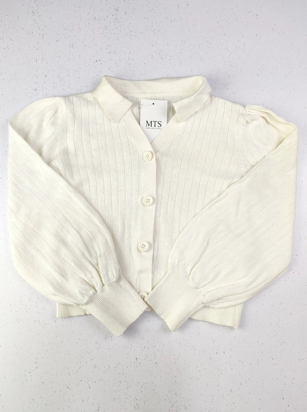 Buy online pre-used pre-loved 100% authentic & Original branded F&F (KWG-3535) available in Pakistan. Top international brands avilable.
