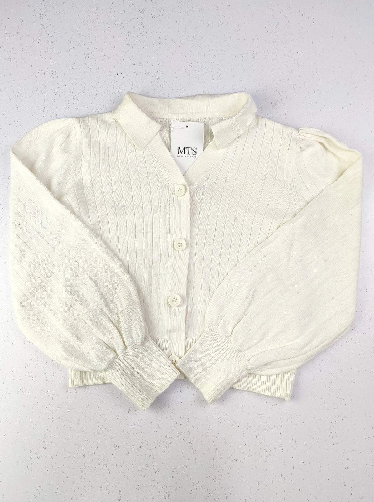 Buy online pre-used pre-loved 100% authentic & Original branded F&F (KWG-3535) available in Pakistan. Top international brands avilable.