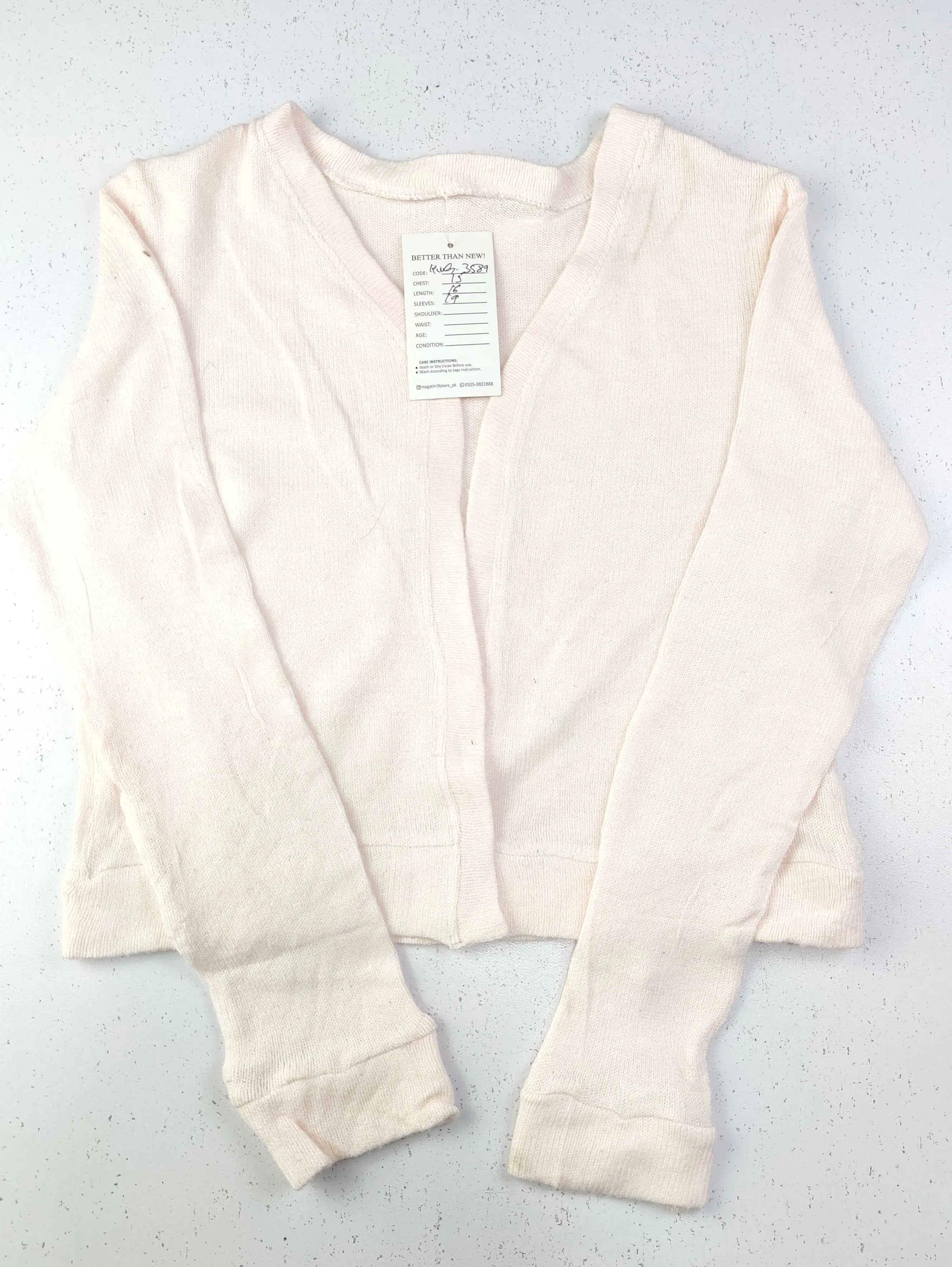 Buy online pre-used pre-loved 100% authentic & Original branded Unknown Brand (KWG-3589) available in Pakistan. Top international brands avilable.