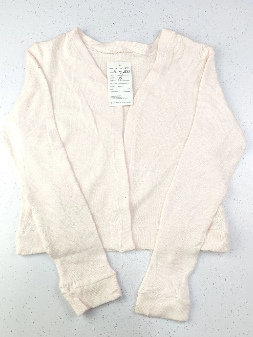 Buy online pre-used pre-loved 100% authentic & Original branded Unknown Brand (KWG-3589) available in Pakistan. Top international brands avilable.