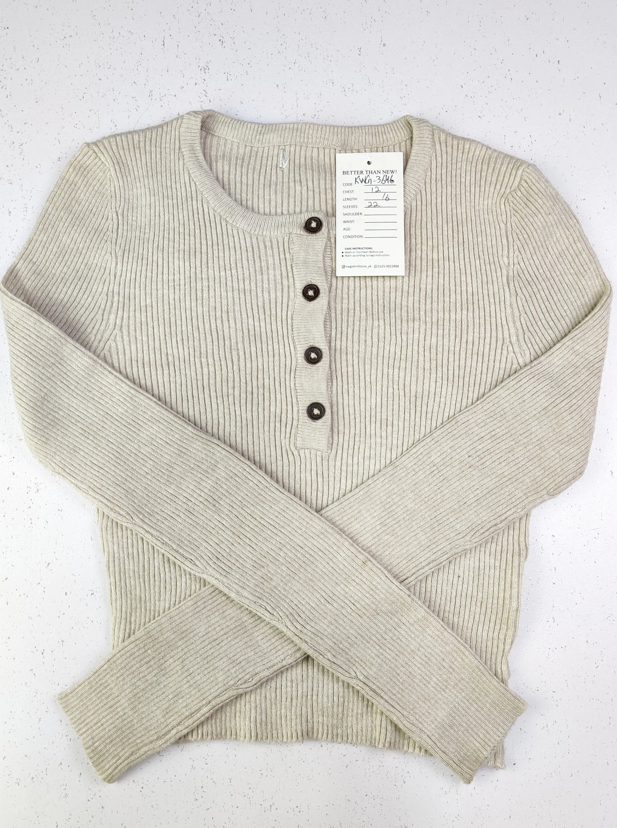 Buy online pre-used pre-loved 100% authentic & Original branded Unknown Brand (KWG-3646) available in Pakistan. Top international brands avilable.