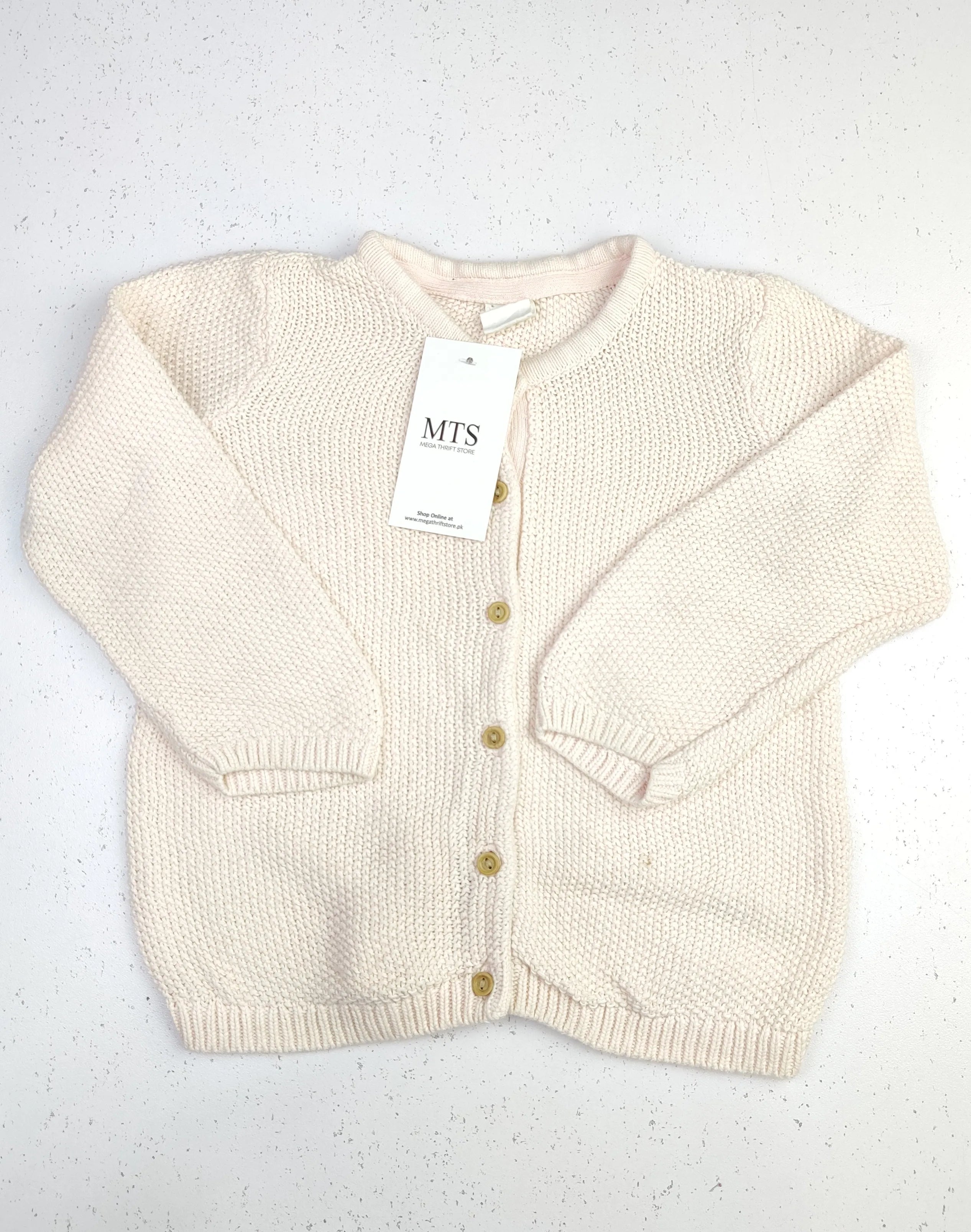 Buy online pre-used pre-loved 100% authentic & Original branded H&M (KWG-3695) available in Pakistan. Top international brands avilable.