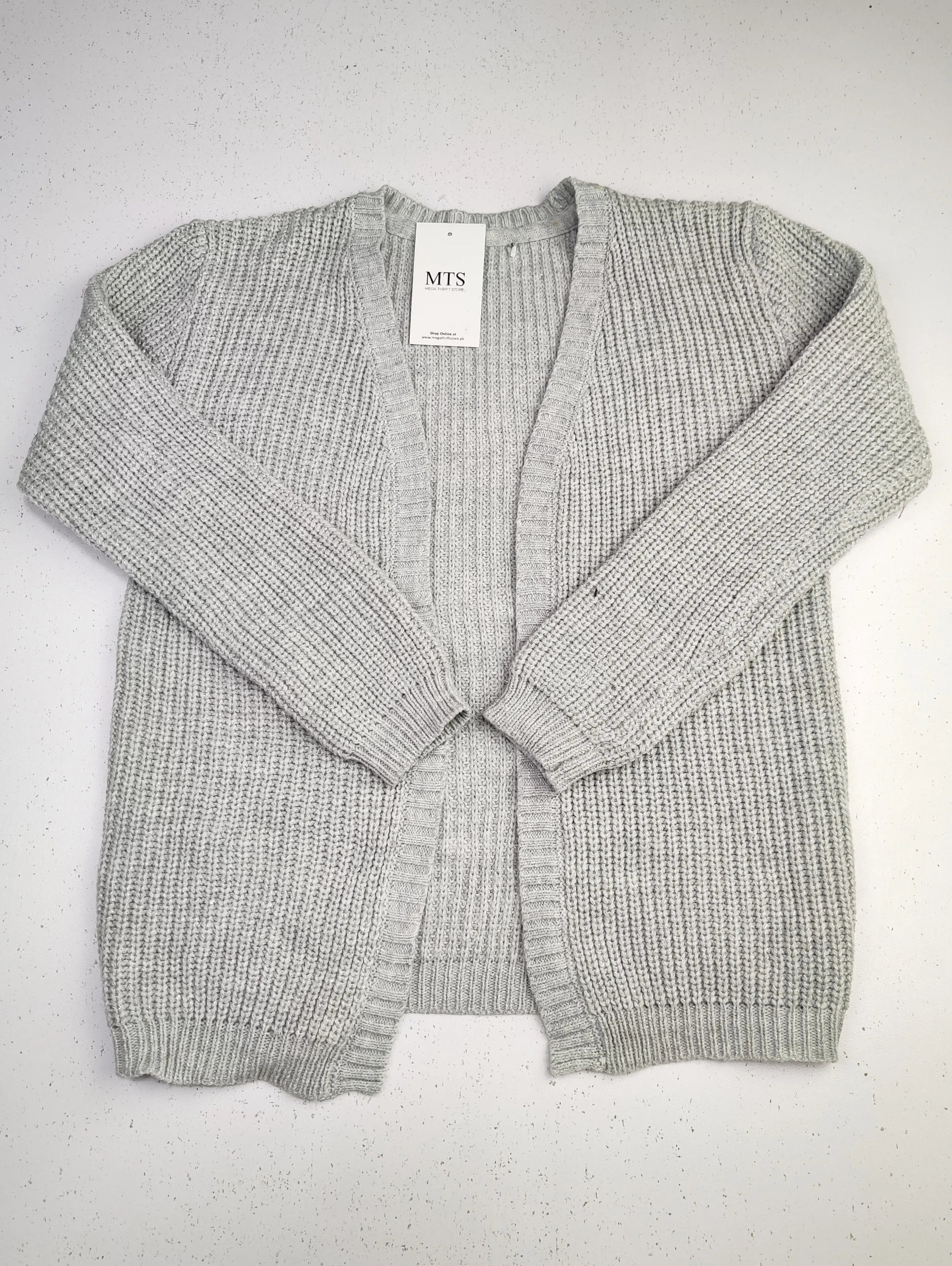 Buy online pre-used pre-loved 100% authentic & Original branded Unknown Brand (KWG-3717) available in Pakistan. Top international brands avilable.