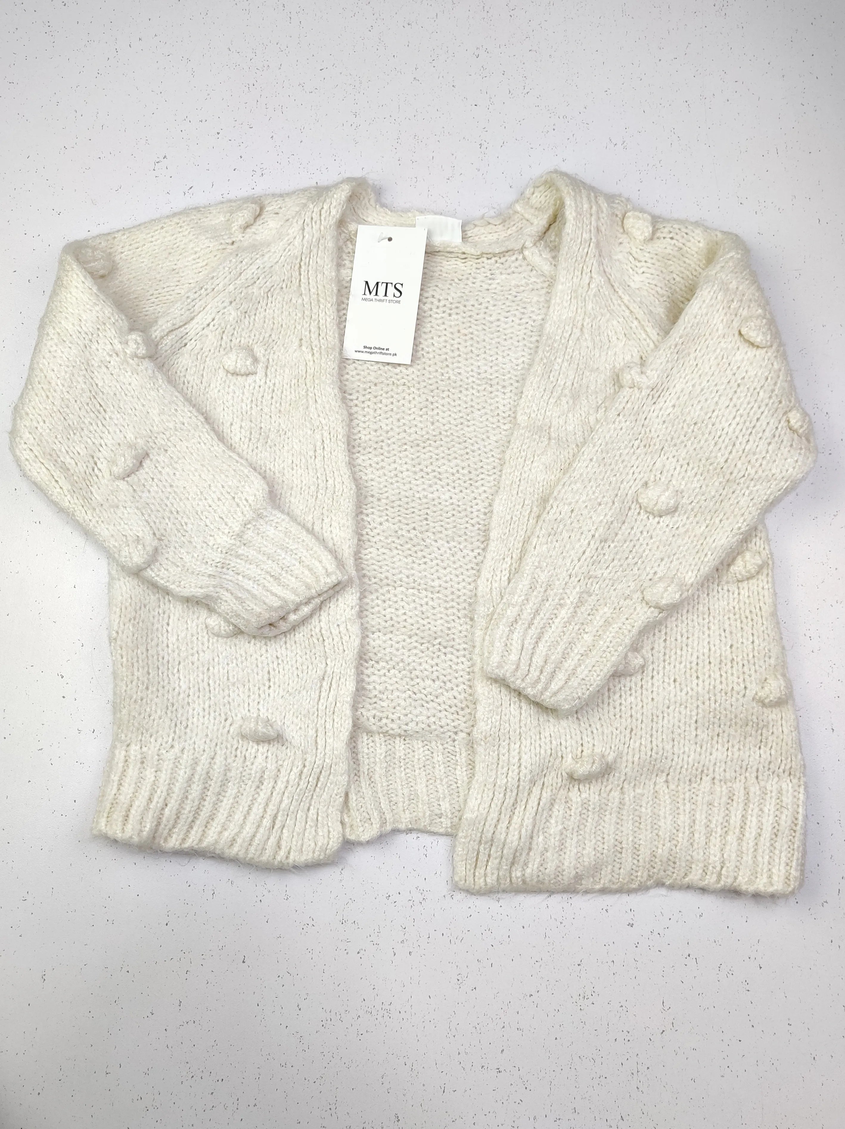 Buy online pre-used pre-loved 100% authentic & Original branded F&F (KWG-3720) available in Pakistan. Top international brands avilable.