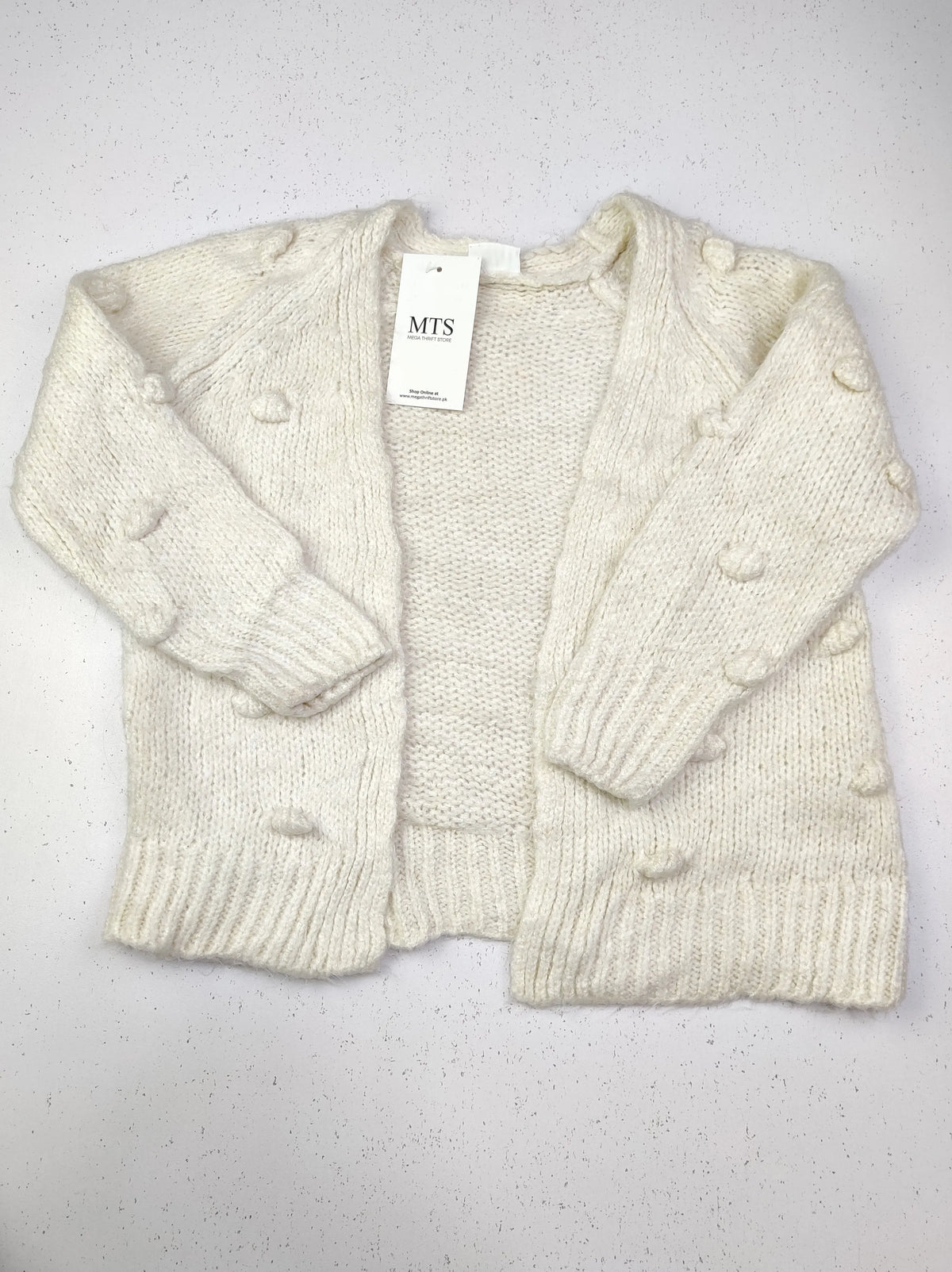 Buy online pre-used pre-loved 100% authentic & Original branded F&F (KWG-3720) available in Pakistan. Top international brands avilable.