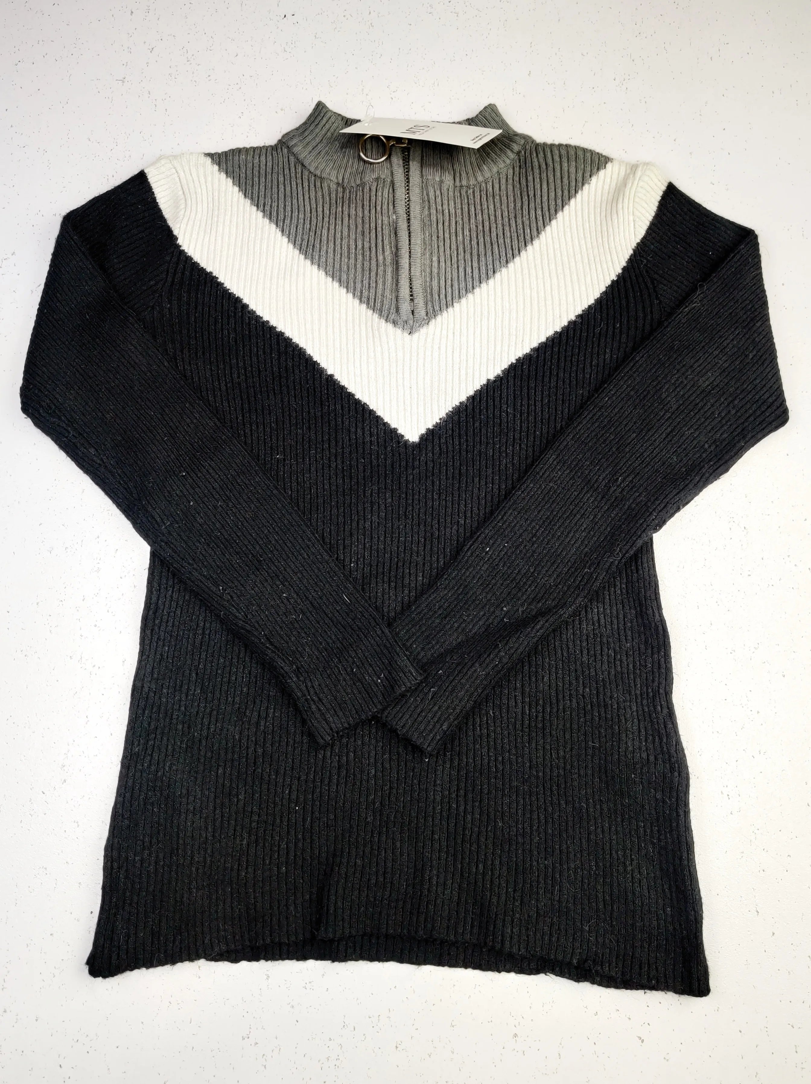 Buy online pre-used pre-loved 100% authentic & Original branded Primark (KWG-3749) available in Pakistan. Top international brands avilable.
