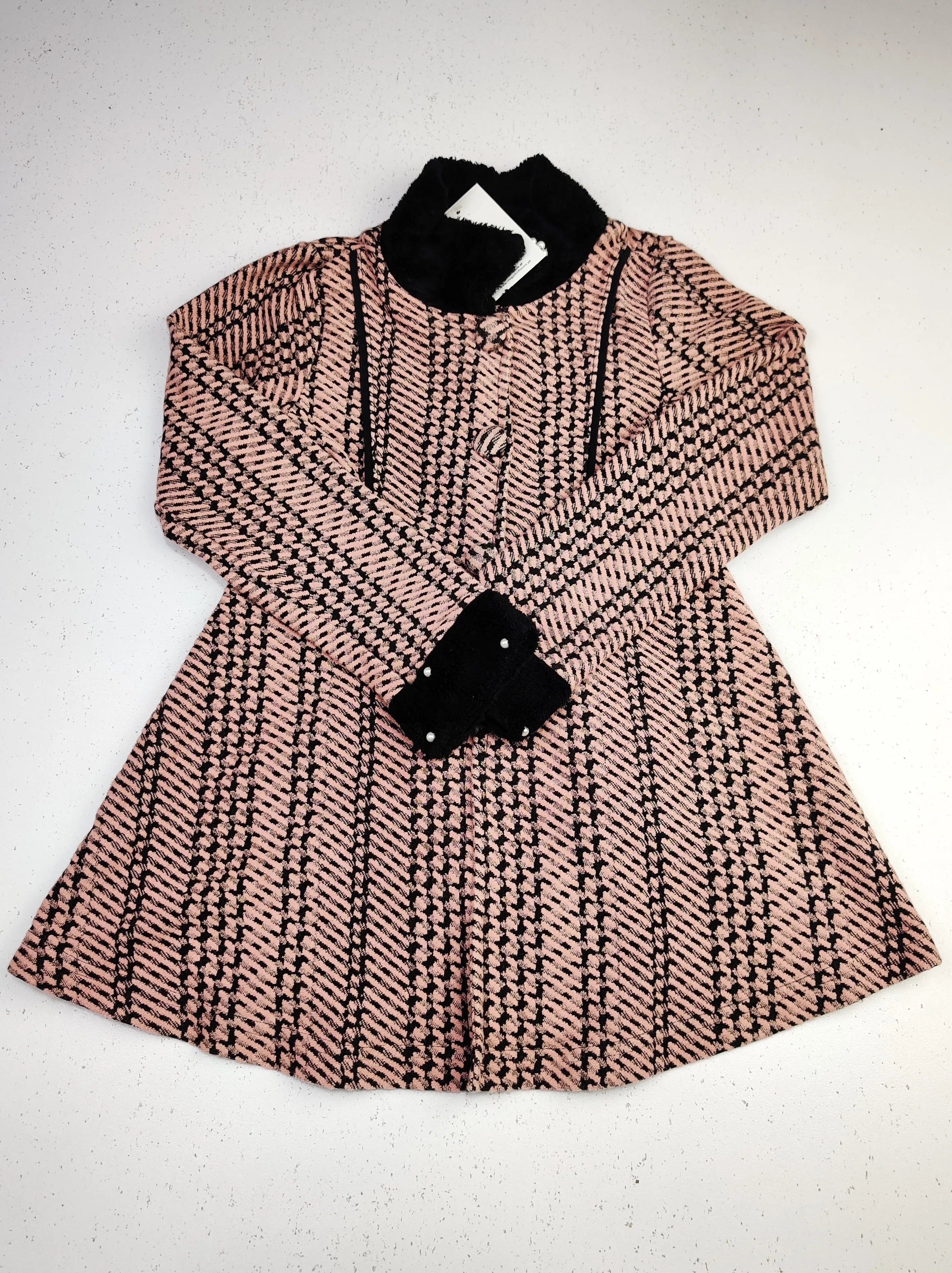 Buy online pre-used pre-loved 100% authentic & Original branded Pic Nic (KWG-3761) available in Pakistan. Top international brands avilable.