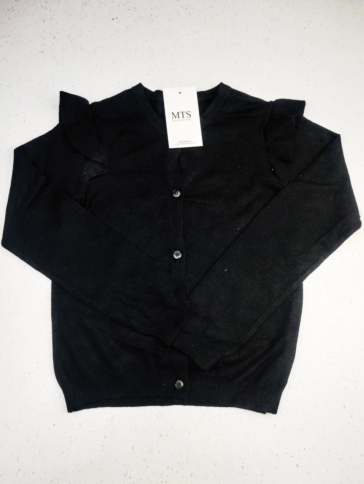 Buy online pre-used pre-loved 100% authentic & Original branded Unknown Brand (KWG-3773) available in Pakistan. Top international brands avilable.