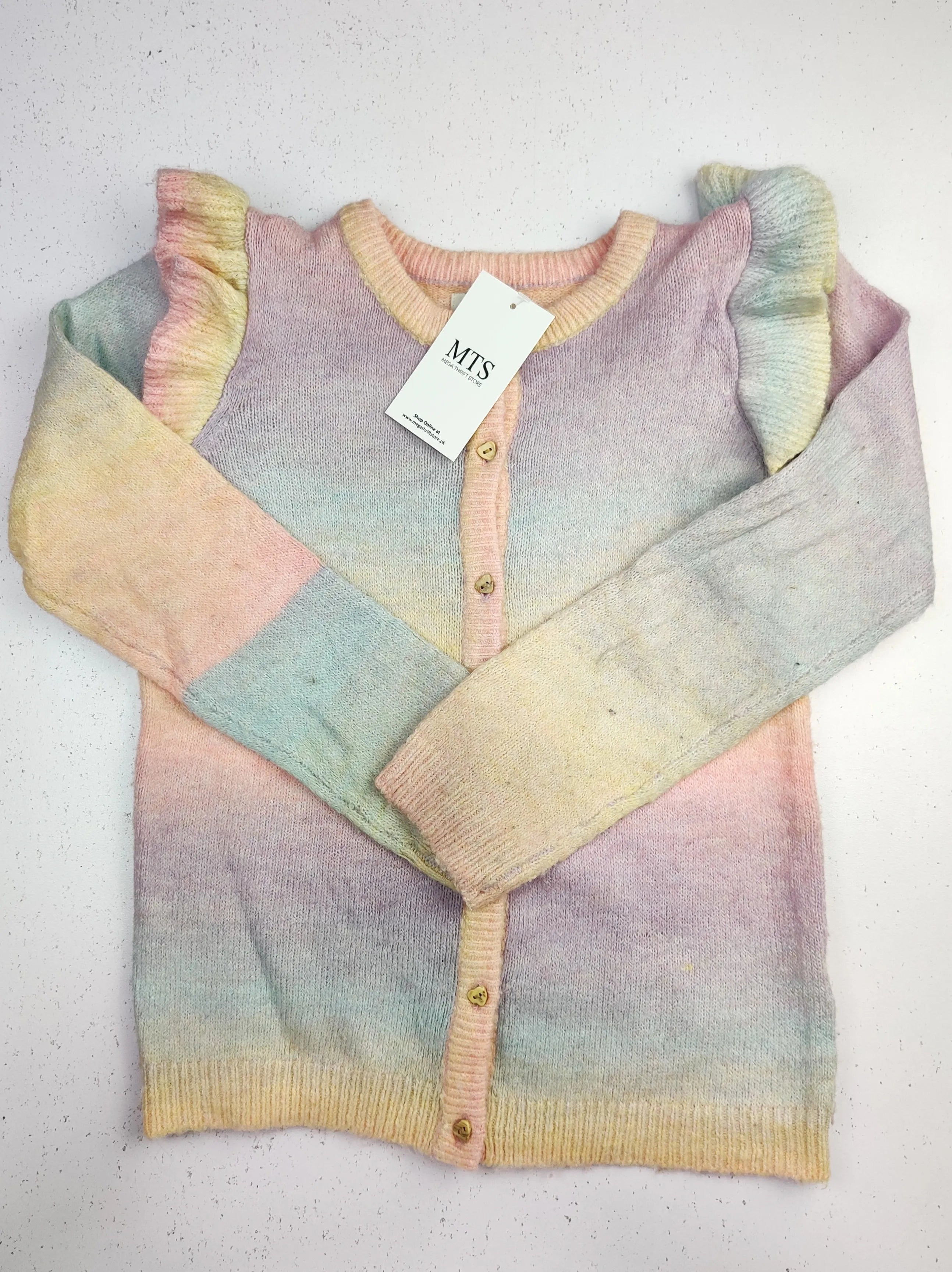 Buy online pre-used pre-loved 100% authentic & Original branded F&F (KWG-3833) available in Pakistan. Top international brands avilable.