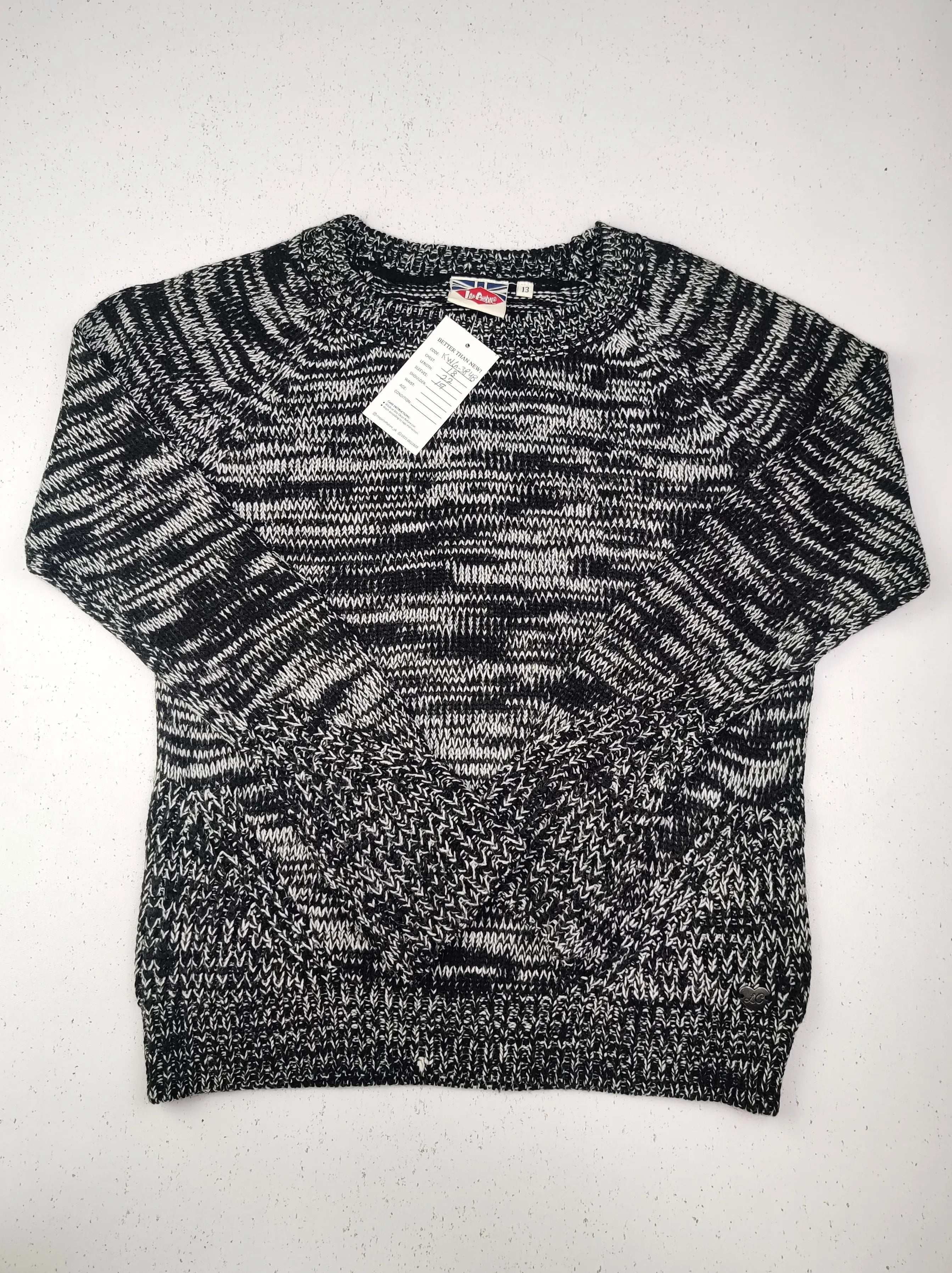 Buy online pre-used pre-loved 100% authentic & Original branded Lee Cooper (KWG-3848) available in Pakistan. Top international brands avilable.