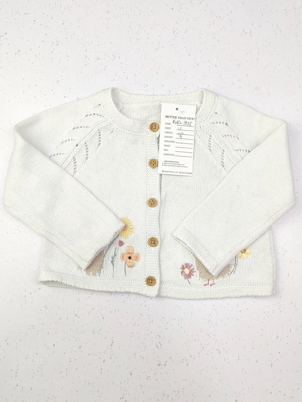 Buy online pre-used pre-loved 100% authentic & Original branded George (KWG-3935) available in Pakistan. Top international brands avilable.