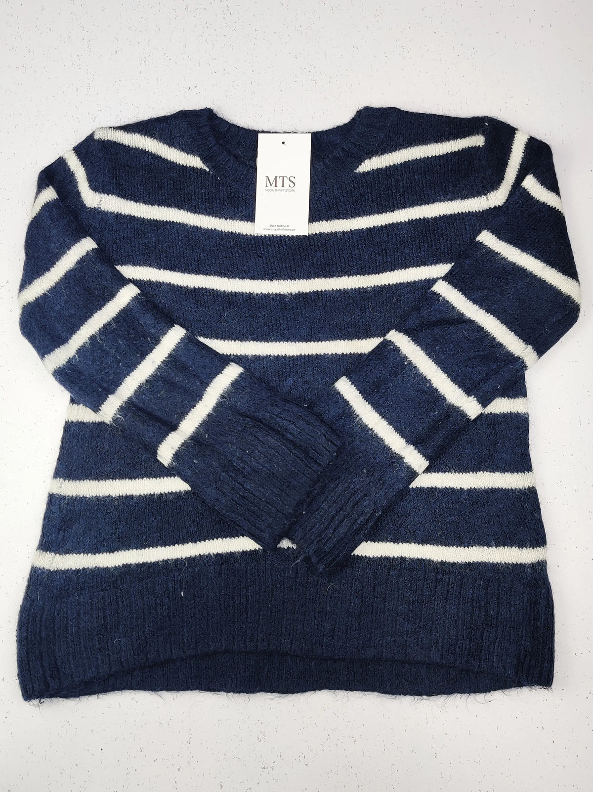 Buy online pre-used pre-loved 100% authentic & Original branded H&M (KWG-3983) available in Pakistan. Top international brands avilable.