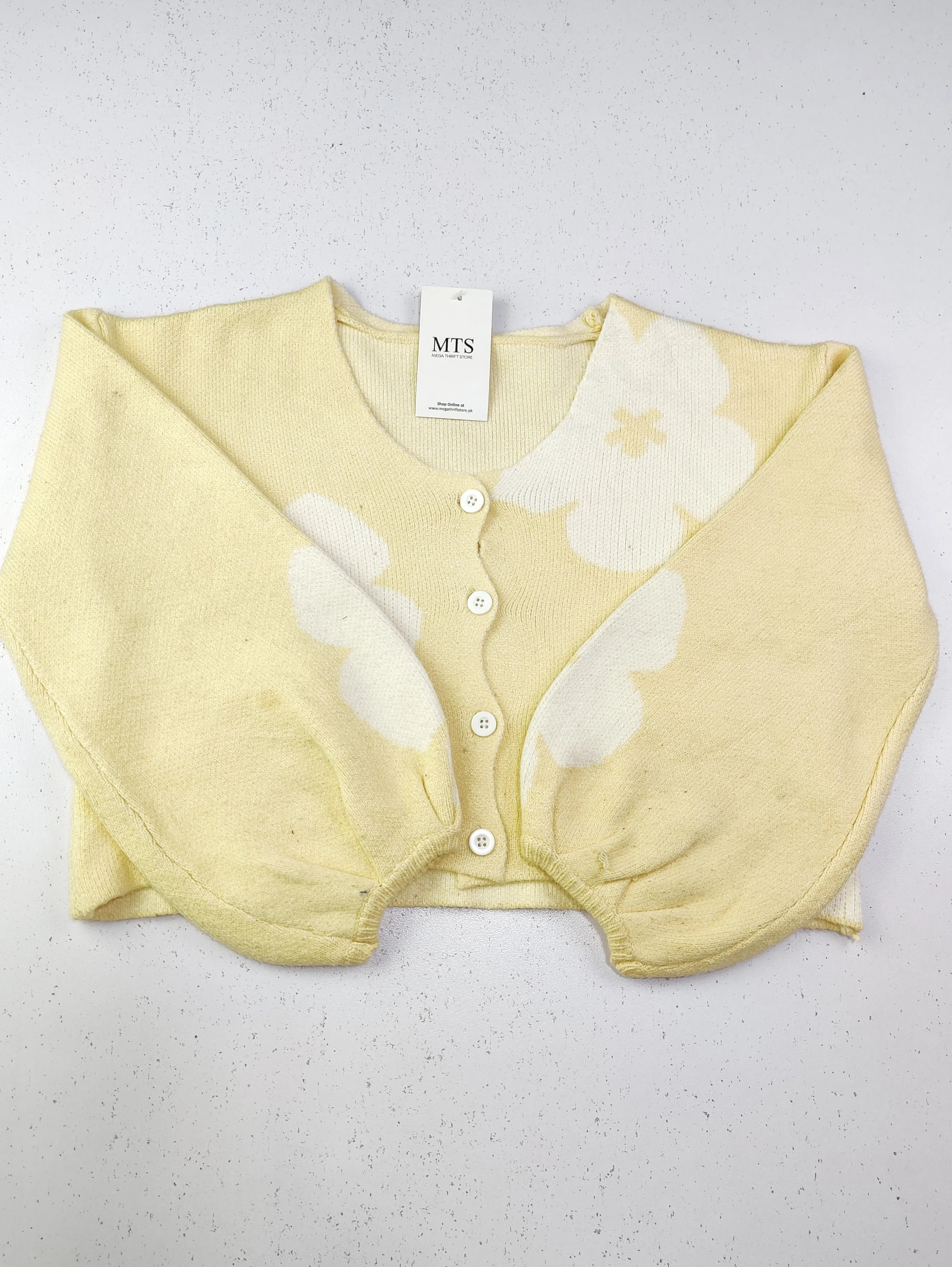 Buy online pre-used pre-loved 100% authentic & Original branded Shein (KWG-4052) available in Pakistan. Top international brands avilable.