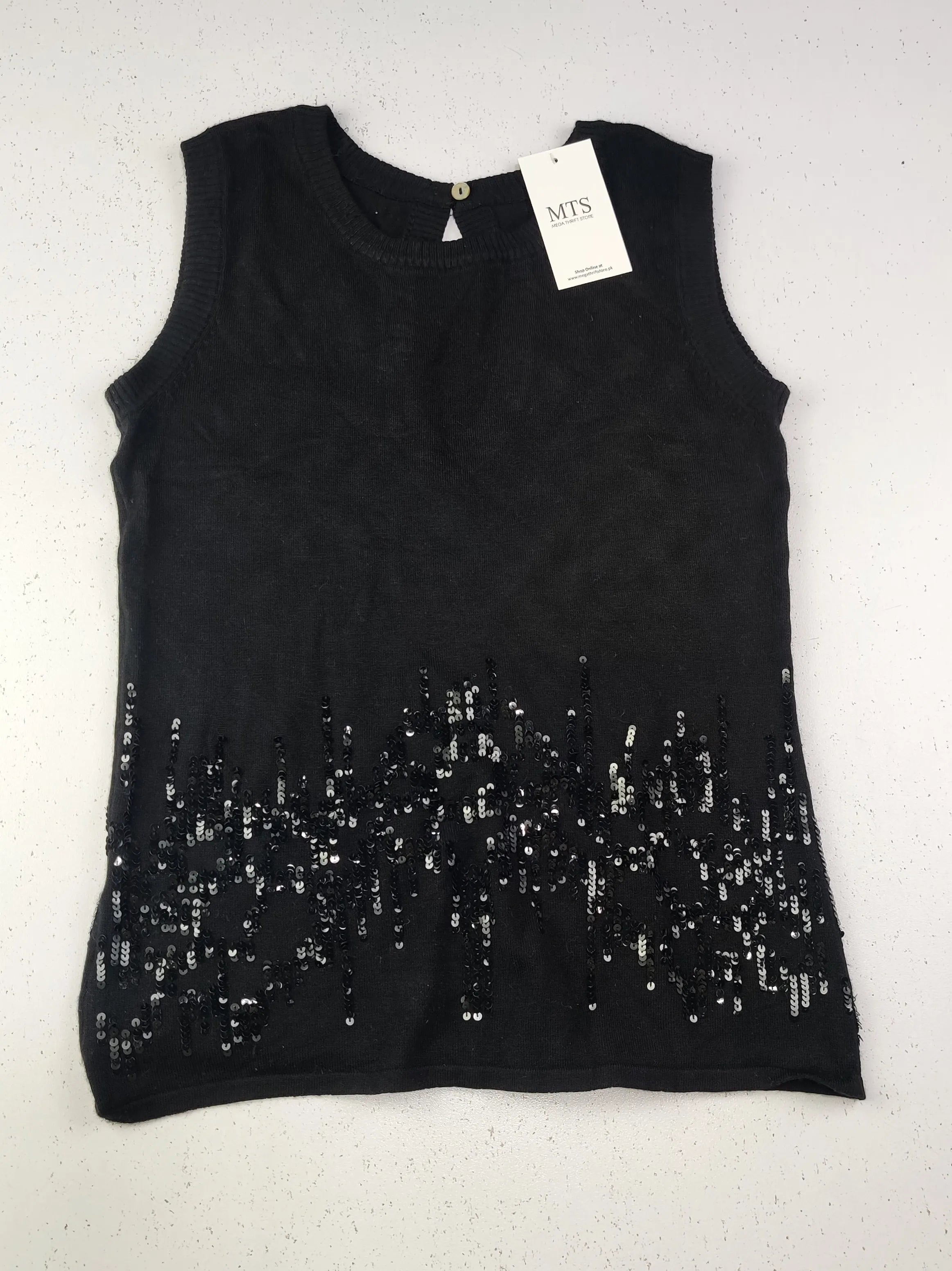 Buy online pre-used pre-loved 100% authentic & Original branded Unknown Brand (KWG-4178) available in Pakistan. Top international brands avilable.