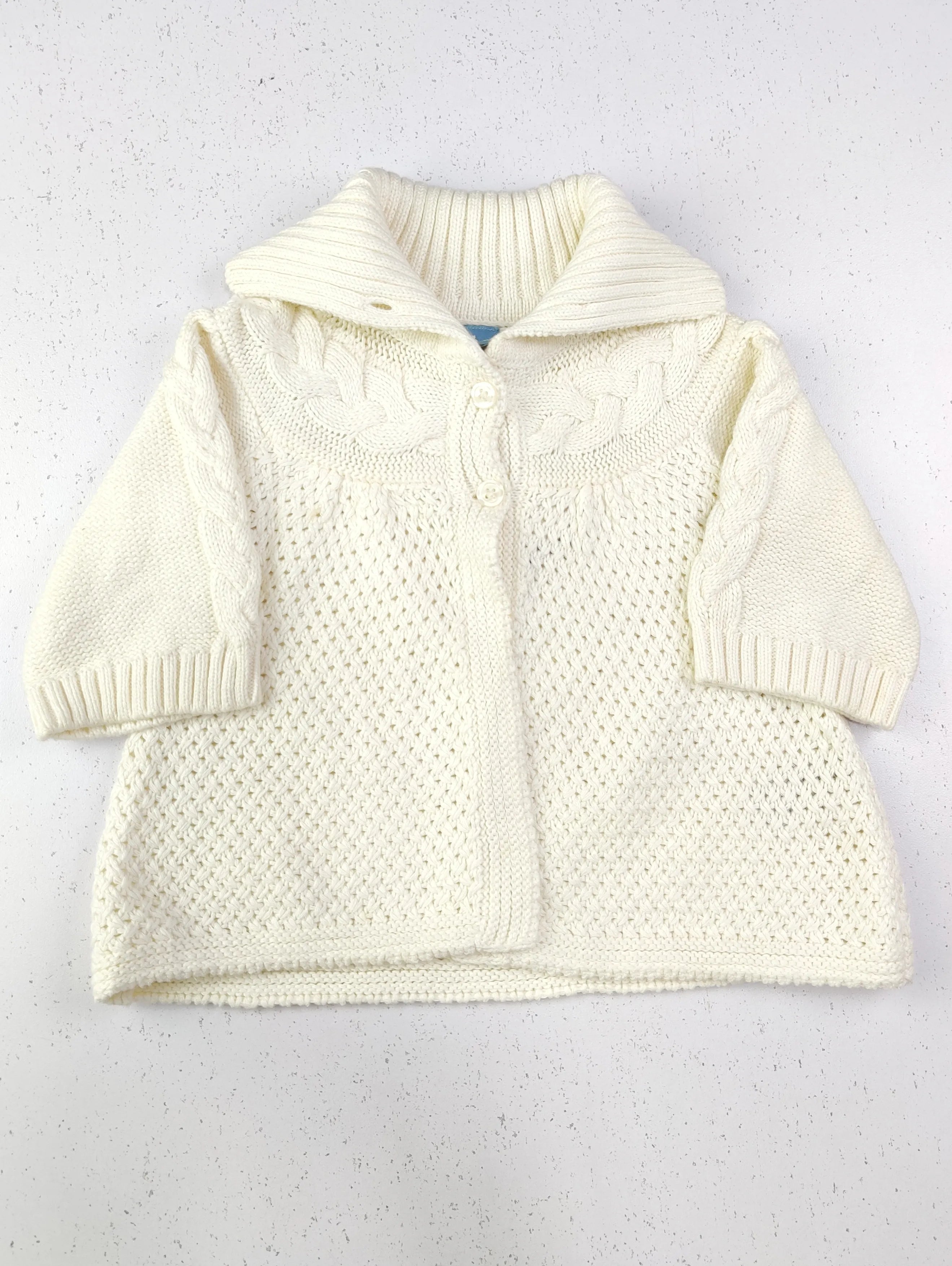 Buy online pre-used pre-loved 100% authentic & Original branded Gap (KWG-4252) available in Pakistan. Top international brands avilable.