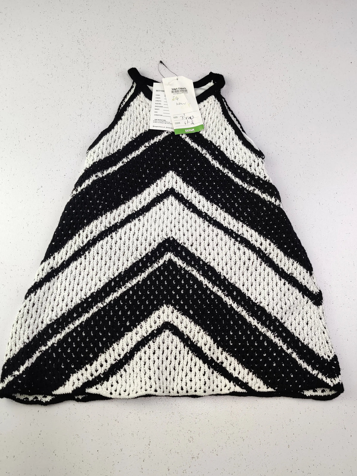 Buy online pre-used pre-loved 100% authentic & Original branded Marks & Spencer (KWG-4324) available in Pakistan. Top international brands avilable.