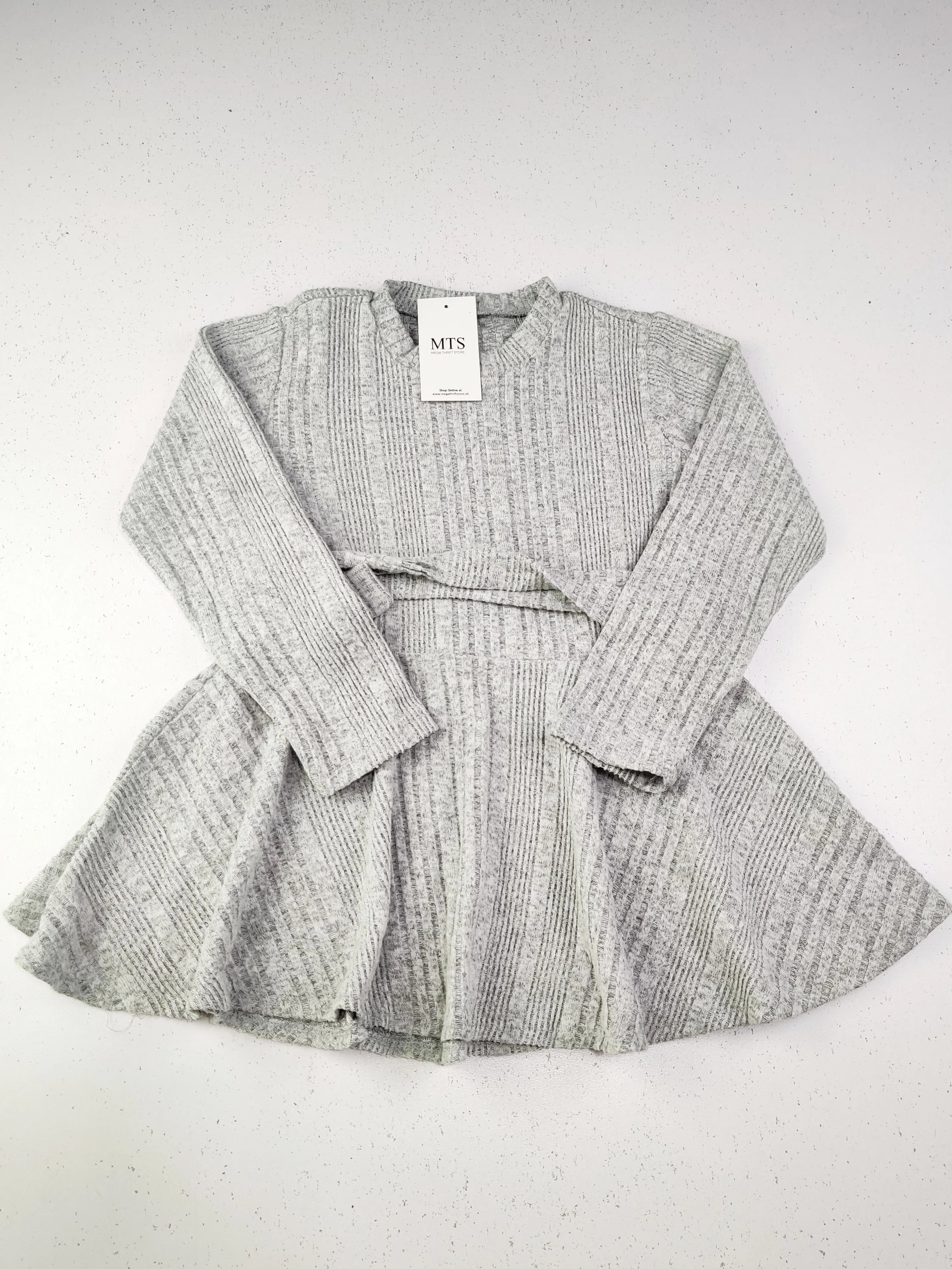 Buy online pre-used pre-loved 100% authentic & Original branded Unknown Brand (KWG-4354) available in Pakistan. Top international brands avilable.