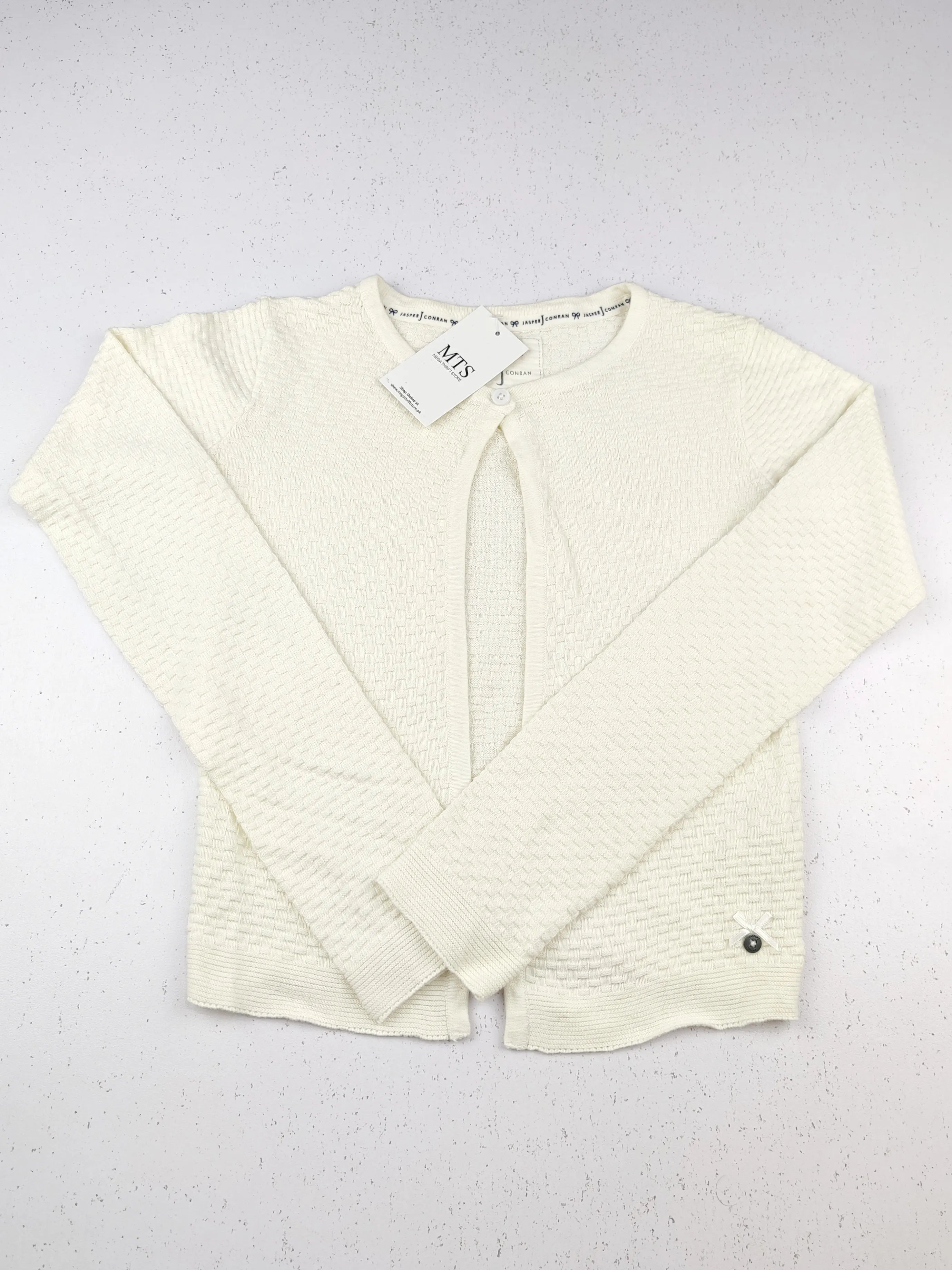 Buy online pre-used pre-loved 100% authentic & Original branded Jasper Conran (KWG-4438) available in Pakistan. Top international brands avilable.