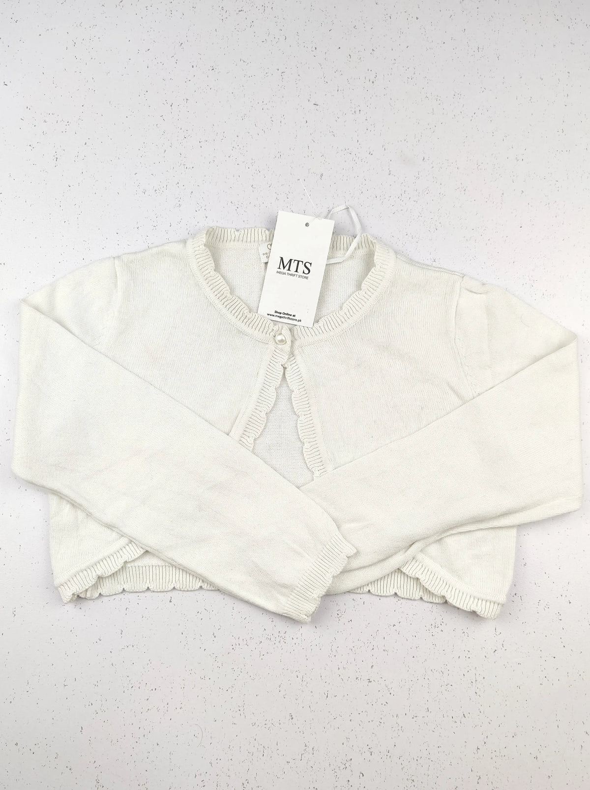 Buy online pre-used pre-loved 100% authentic & Original branded Primark (KWG-4440) available in Pakistan. Top international brands avilable.