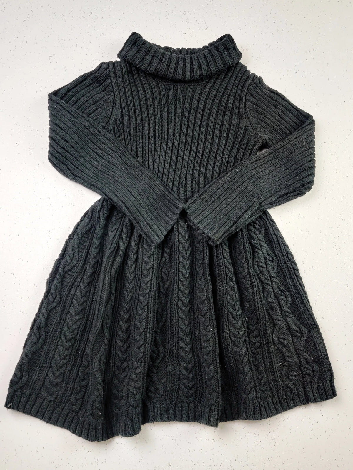 Buy online pre-used pre-loved 100% authentic & Original branded Los Angeles New York (KWG-4584) available in Pakistan. Top international brands avilable.