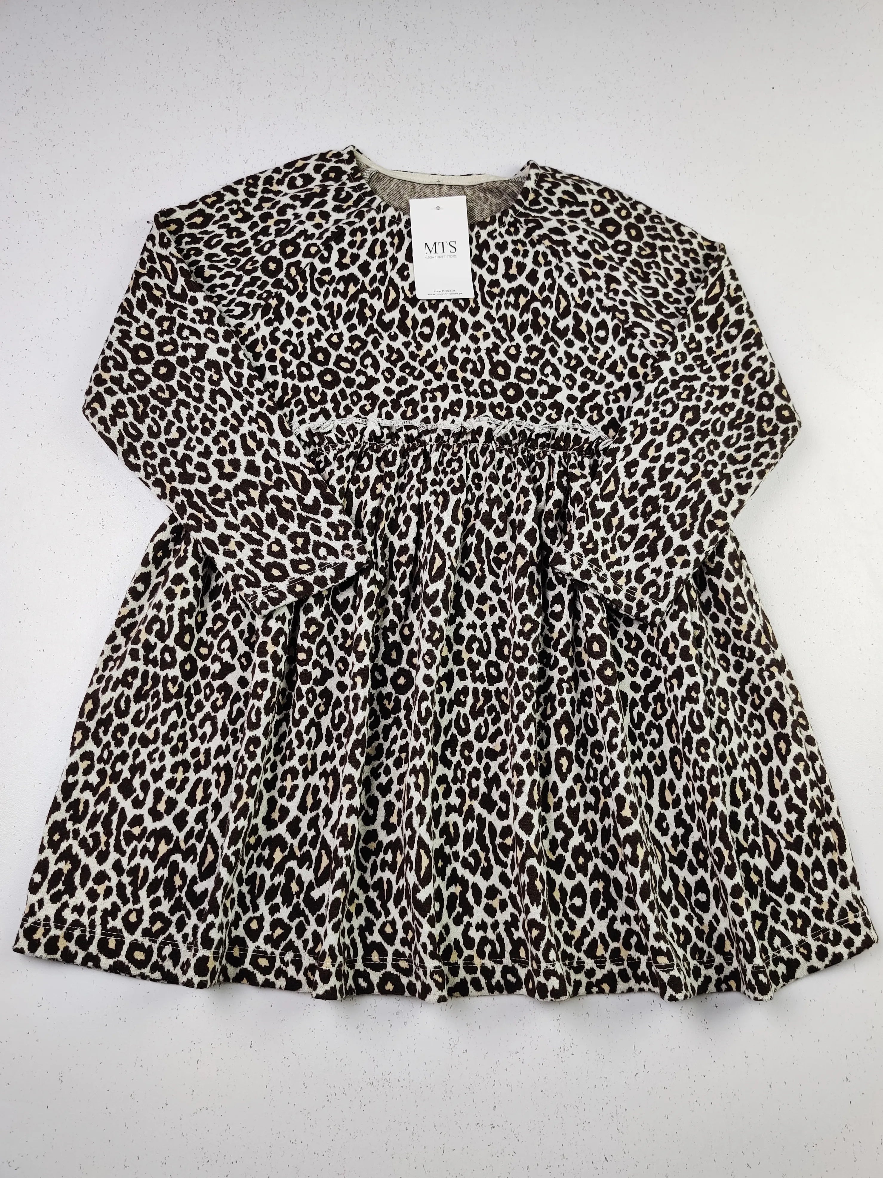 Buy online pre-used pre-loved 100% authentic & Original branded Dunnes Store (KWG-4597) available in Pakistan. Top international brands avilable.