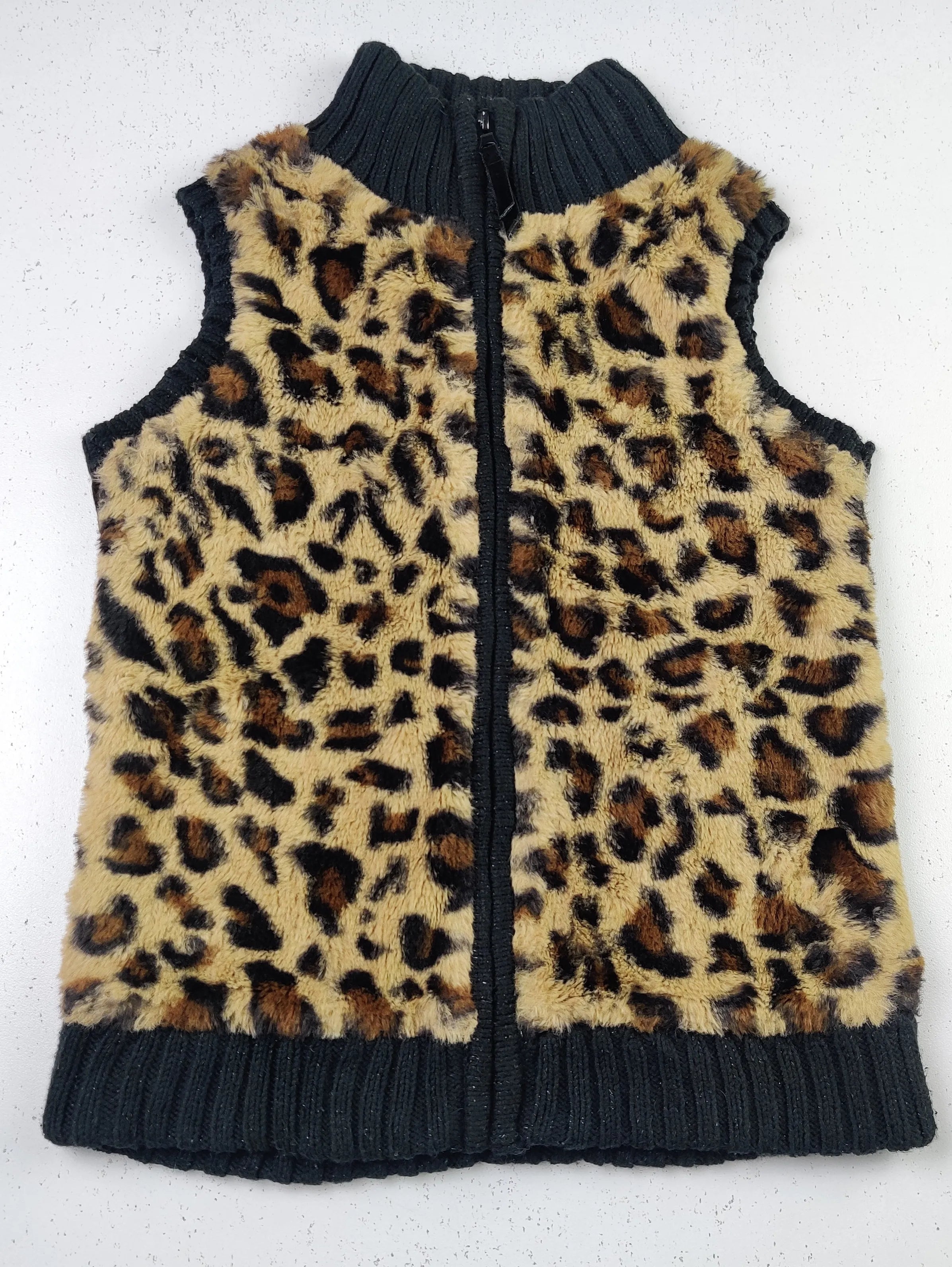 Buy online pre-used pre-loved 100% authentic & Original branded Los Angeles New York (KWG-4620) available in Pakistan. Top international brands avilable.
