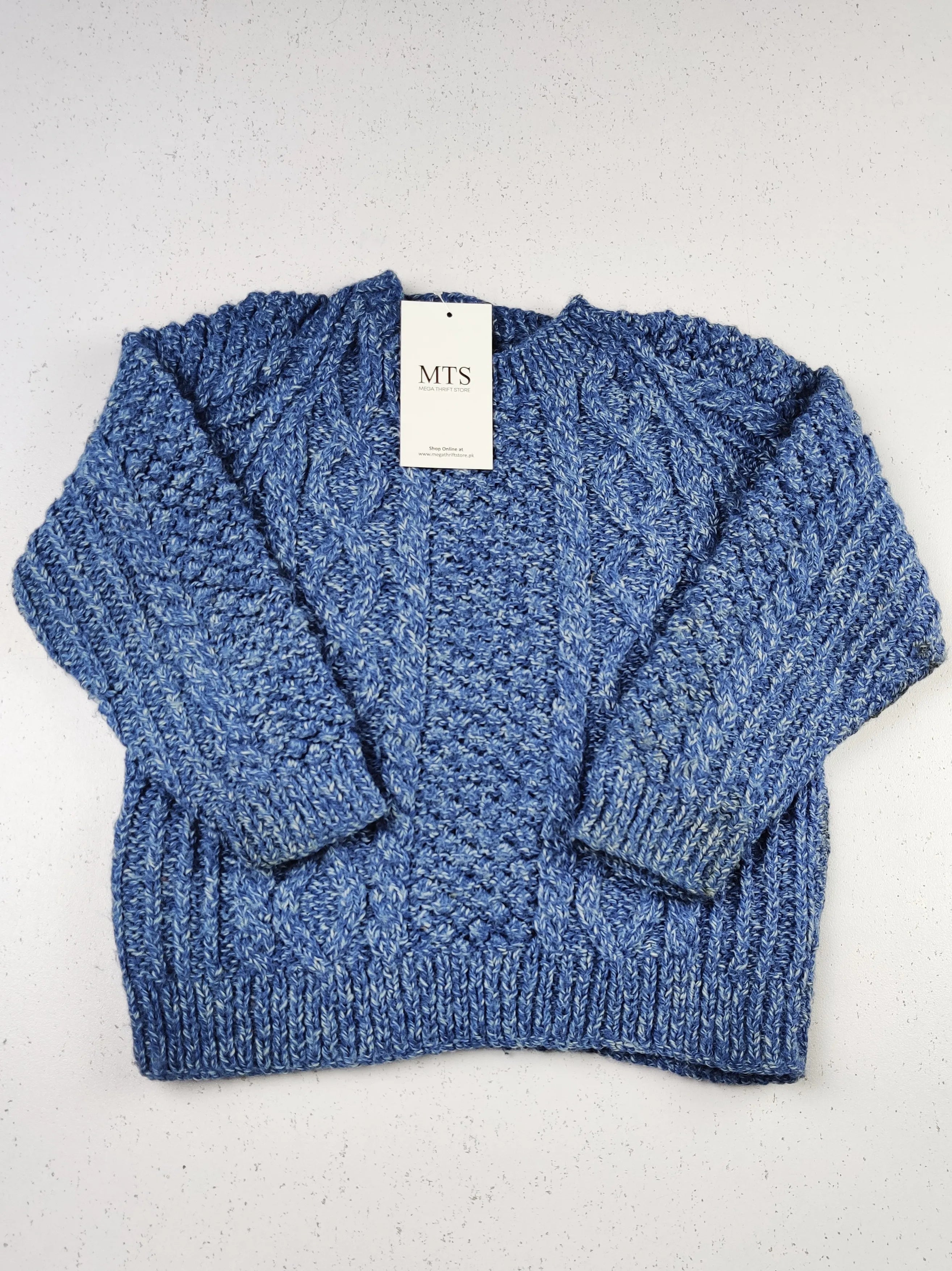 Buy online pre-used pre-loved 100% authentic & Original branded Unknown Brand (KWG-4635) available in Pakistan. Top international brands avilable.