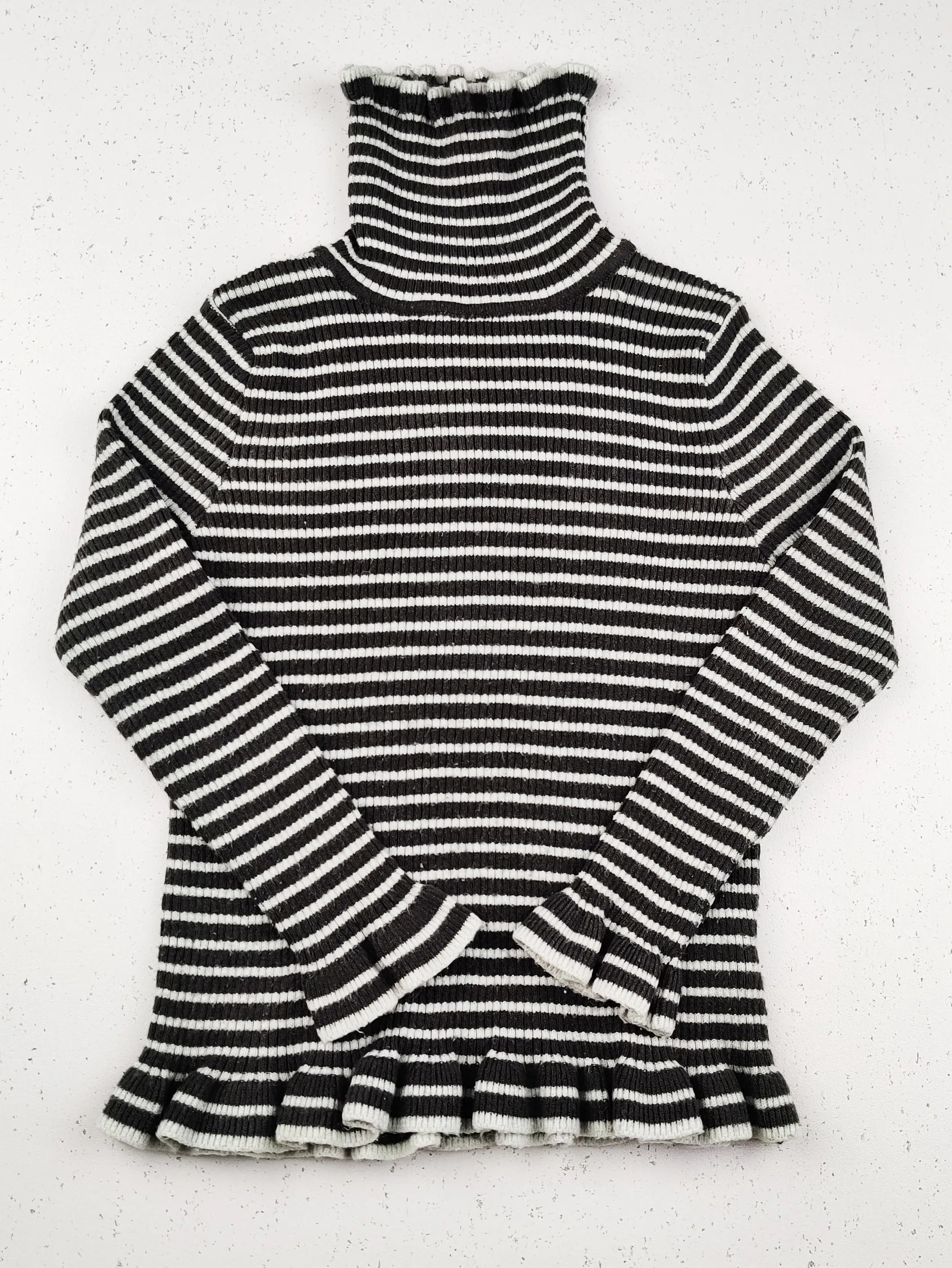 Buy online pre-used pre-loved 100% authentic & Original branded Primark (KWG-4722) available in Pakistan. Top international brands avilable.